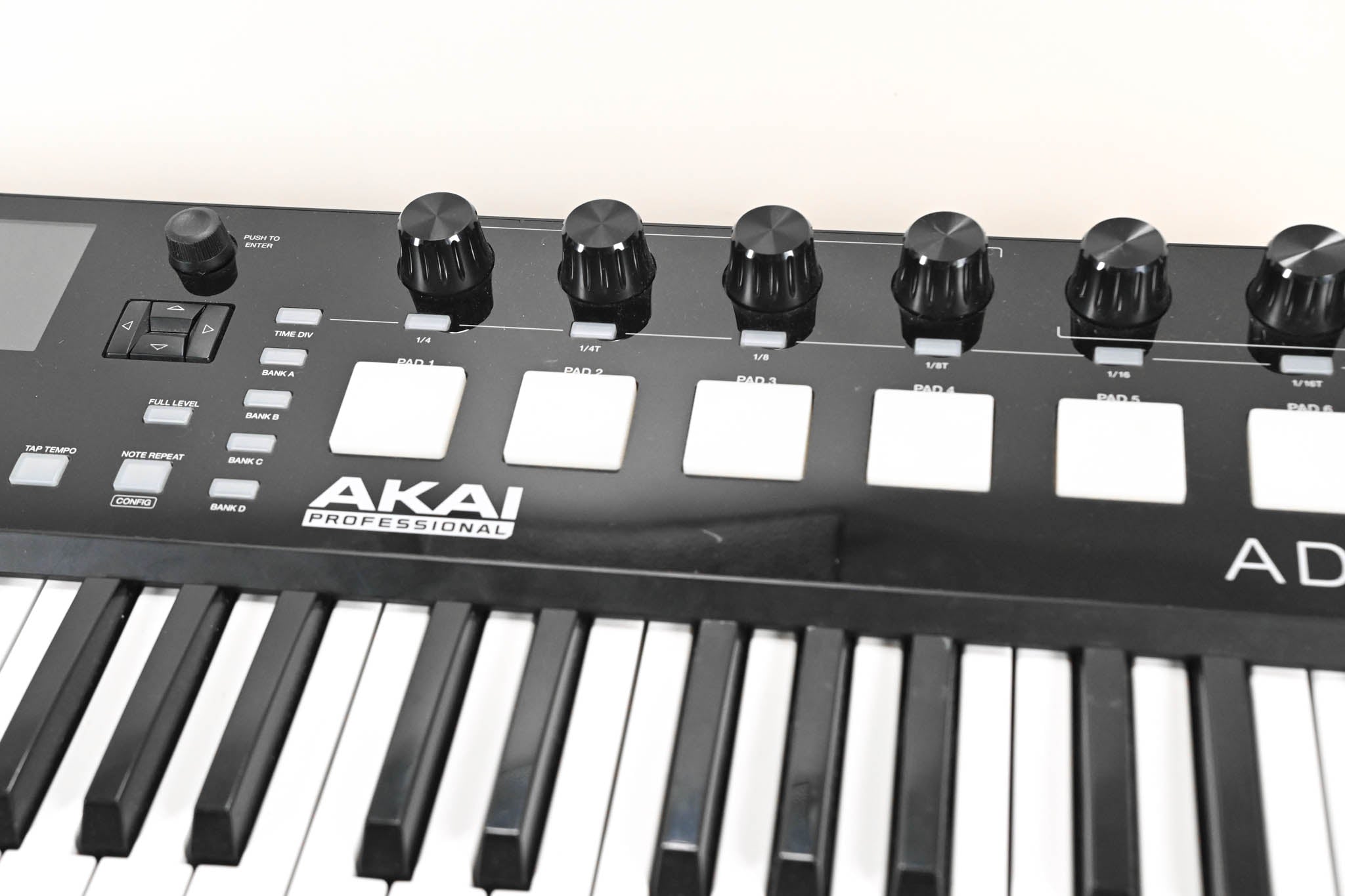 AKAI Advance 49 MIDI Keyboard Controller (NO POWER SUPPLY)