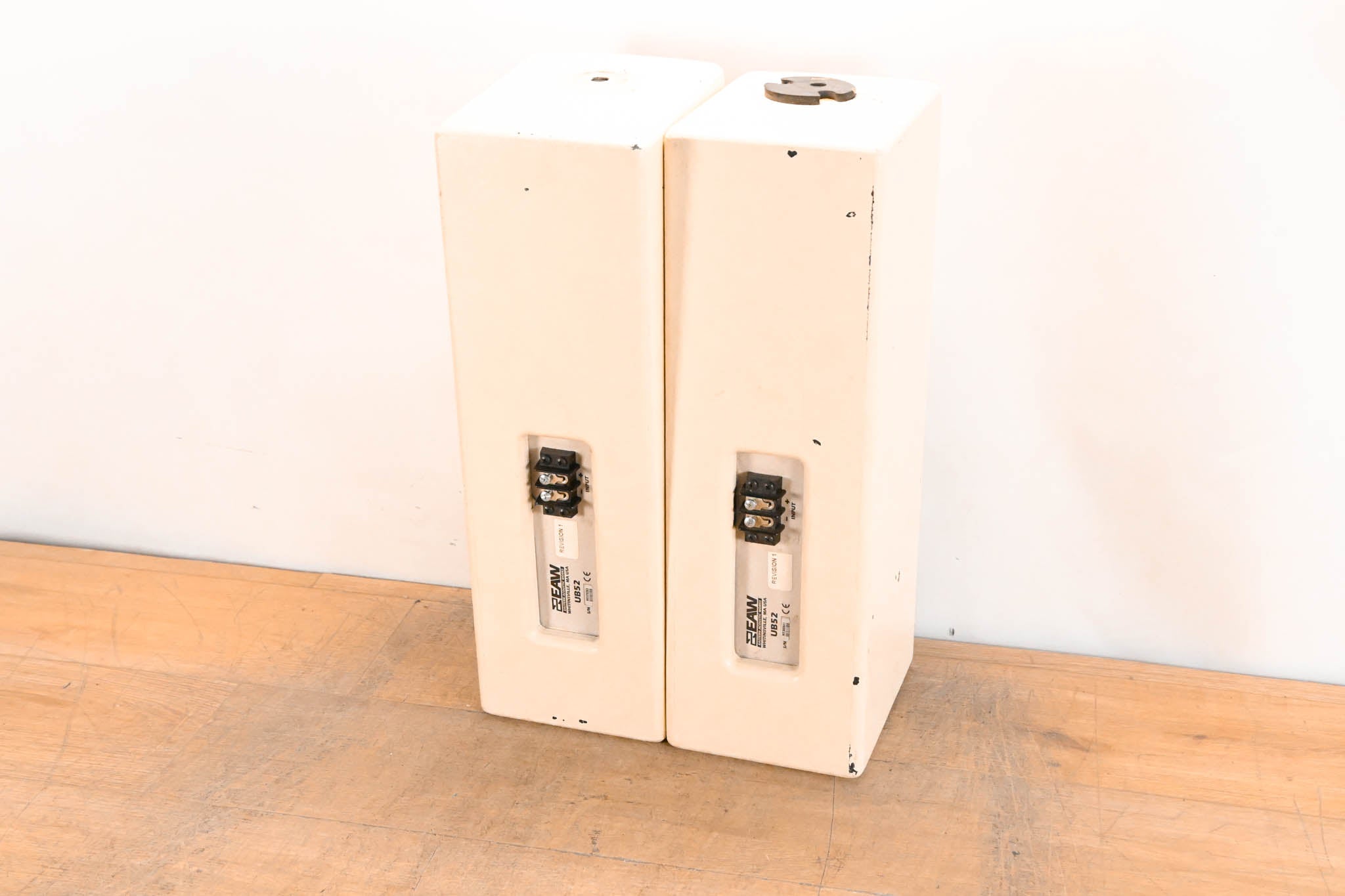 EAW UB52 Two-Way Full-Range Loudspeaker - White (PAIR)