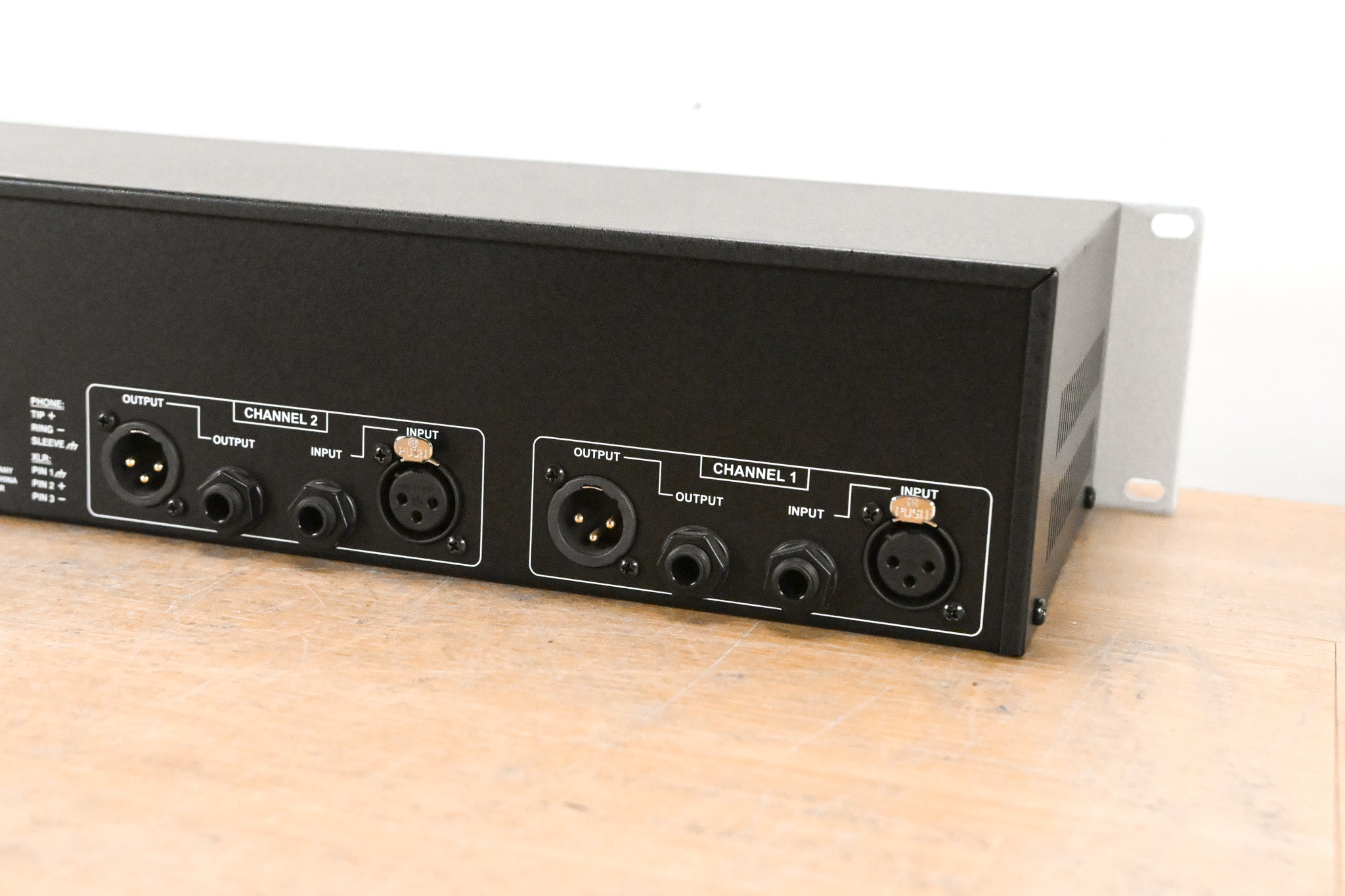dbx 231s Two-Channel 31-Band Equalizer