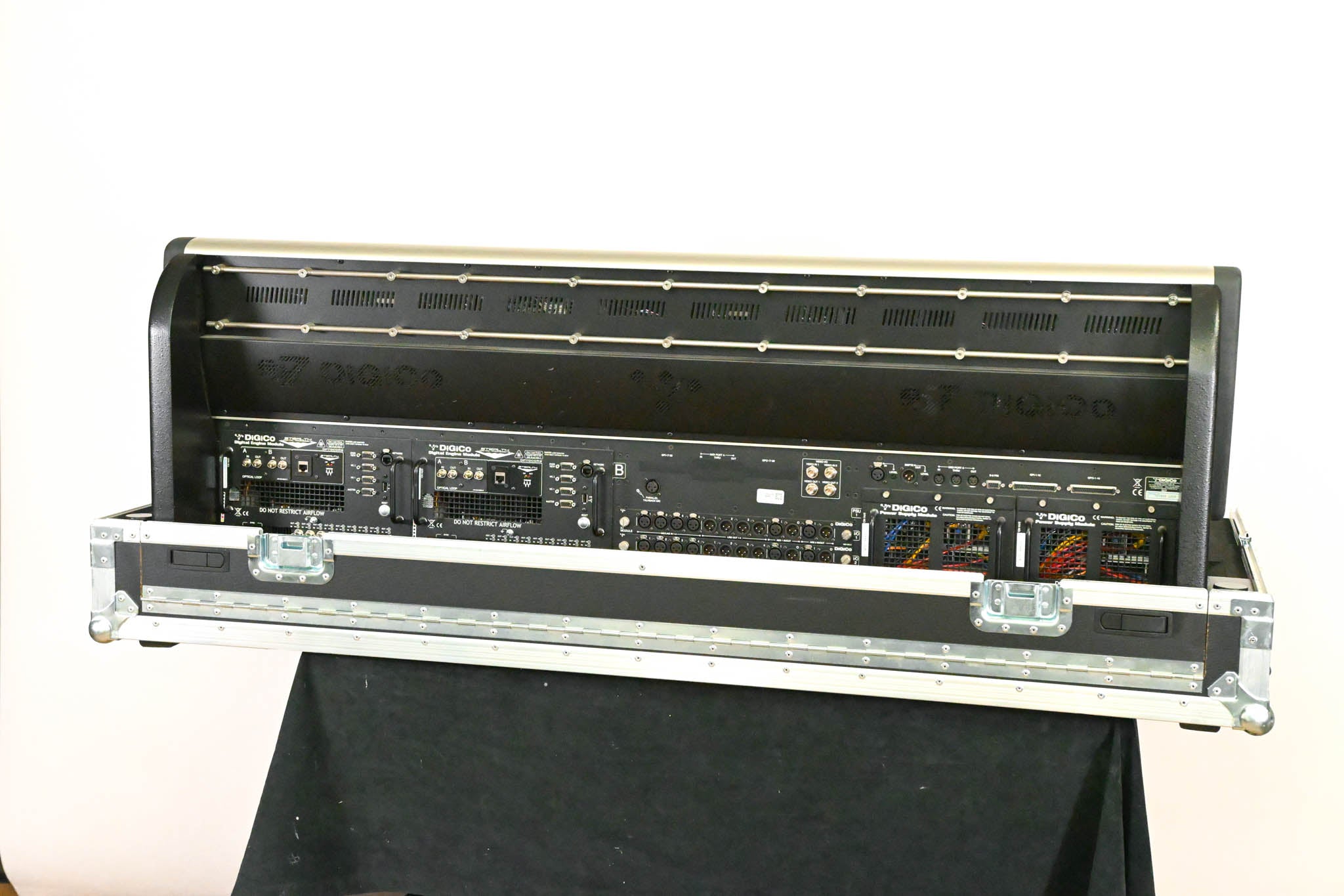 DiGiCo SD7 Digital Console w/Dual Engines, Waves, ST Optical & Road Case