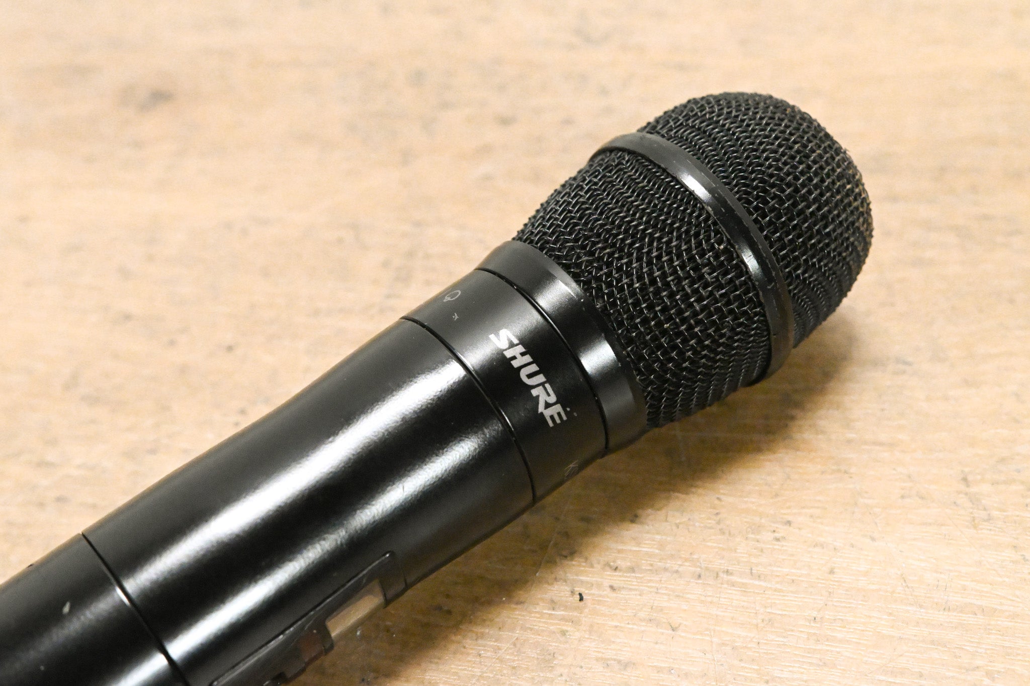 Shure QLXD24/KSM9HS Digital Handheld Wireless System - G50 Band (NO PSU)