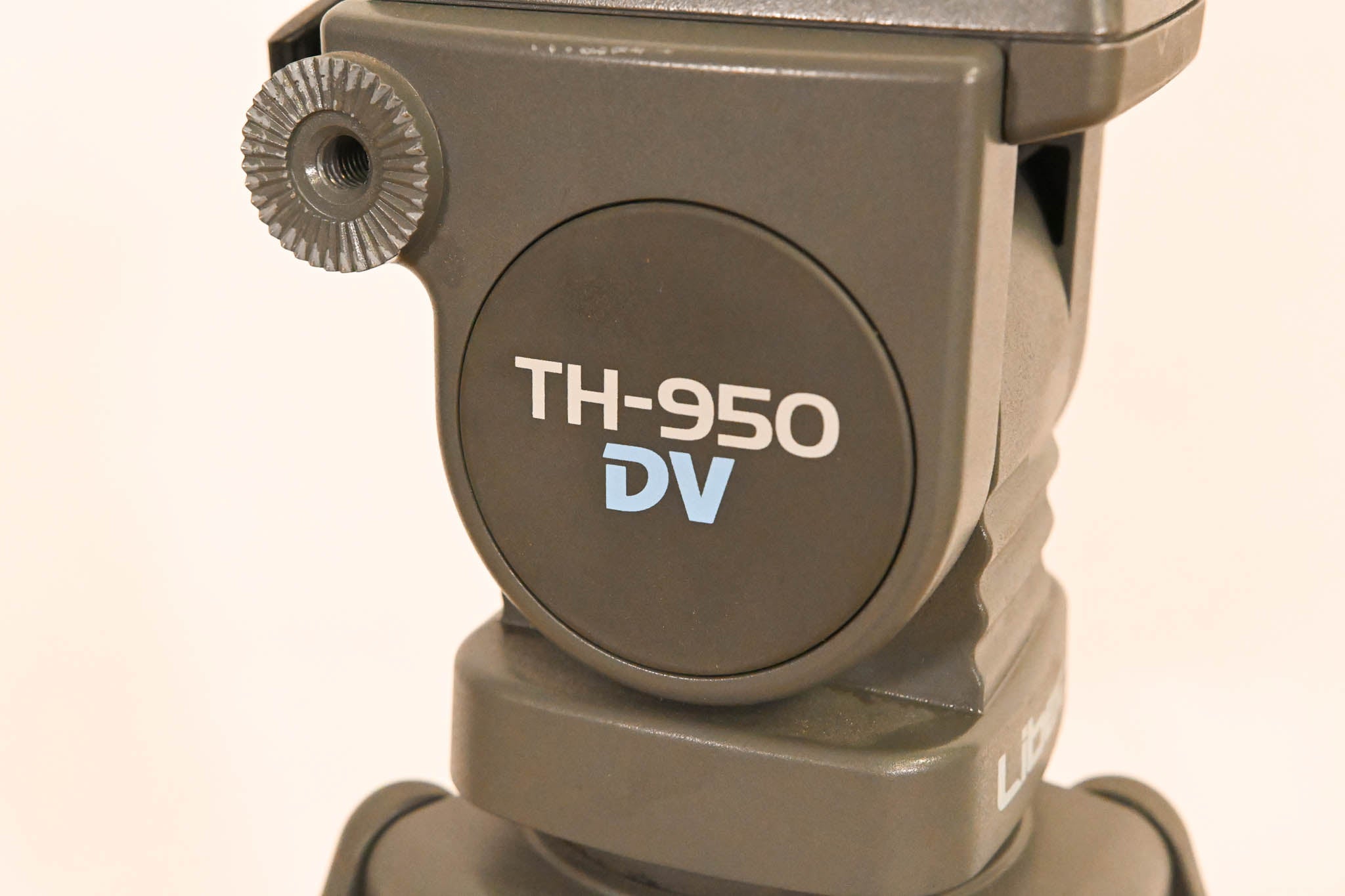 Libec TH-950 DV Fluid Head with Tripod Legs
