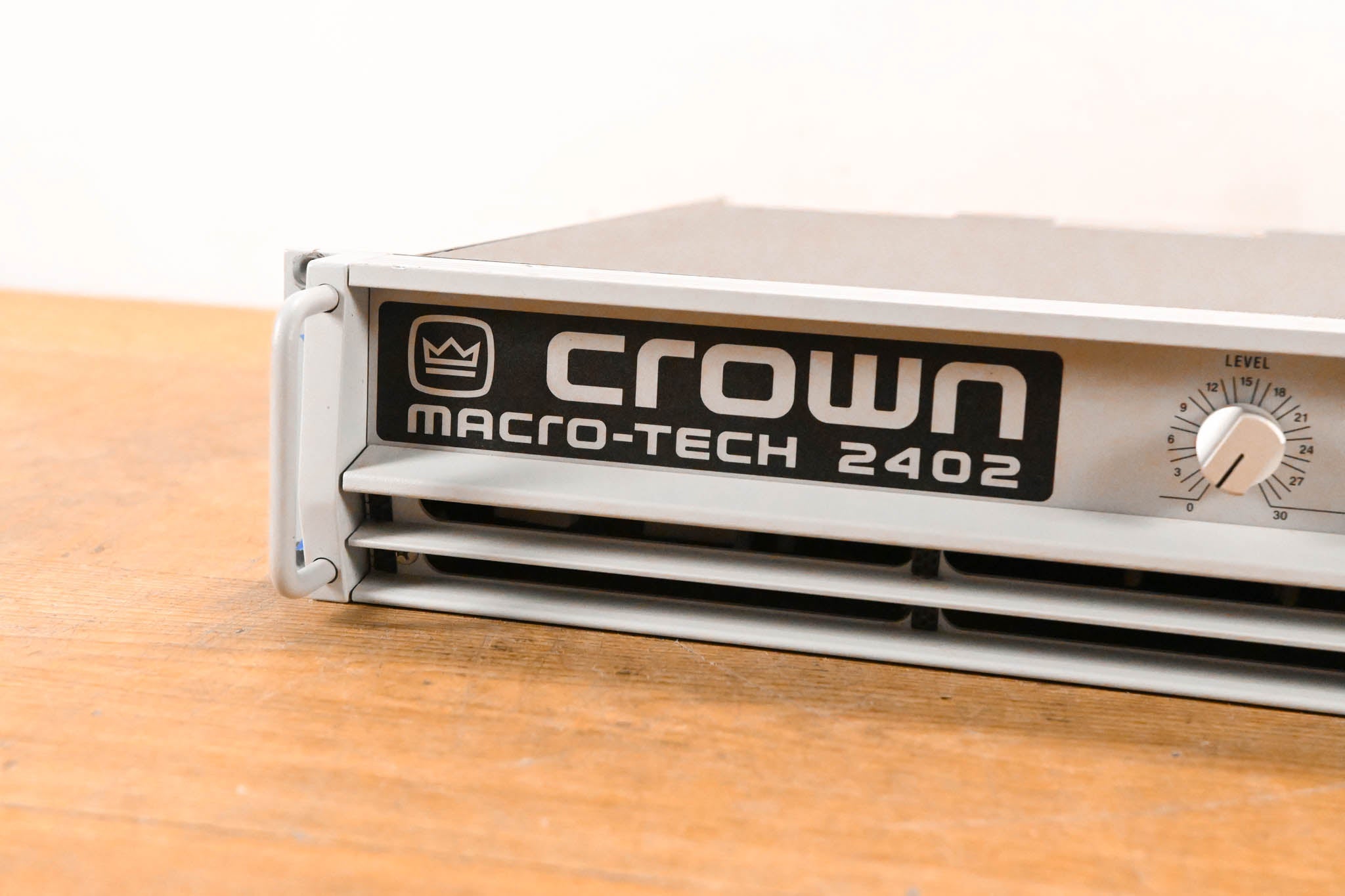Crown Macro-Tech 2402 2-Channel Power Amplifier