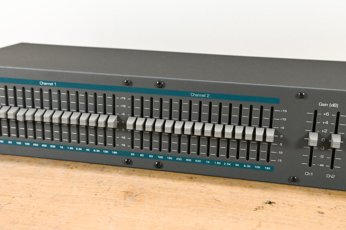 Ashly GQX-1502 Dual-Channel 15-Band Graphic Equalizer