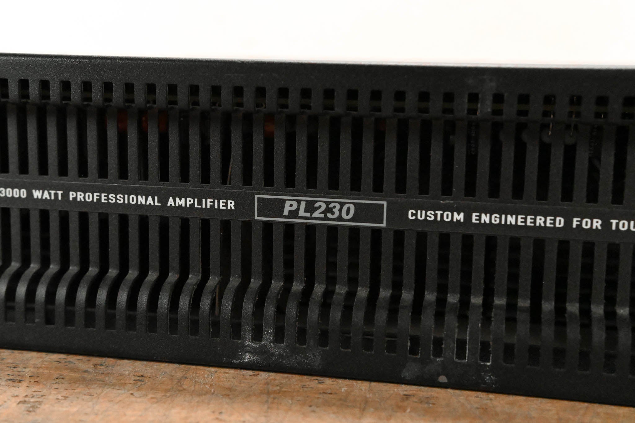 QSC PL230 PowerLight 2 Series 2-Channel 1500W Power Amplifier