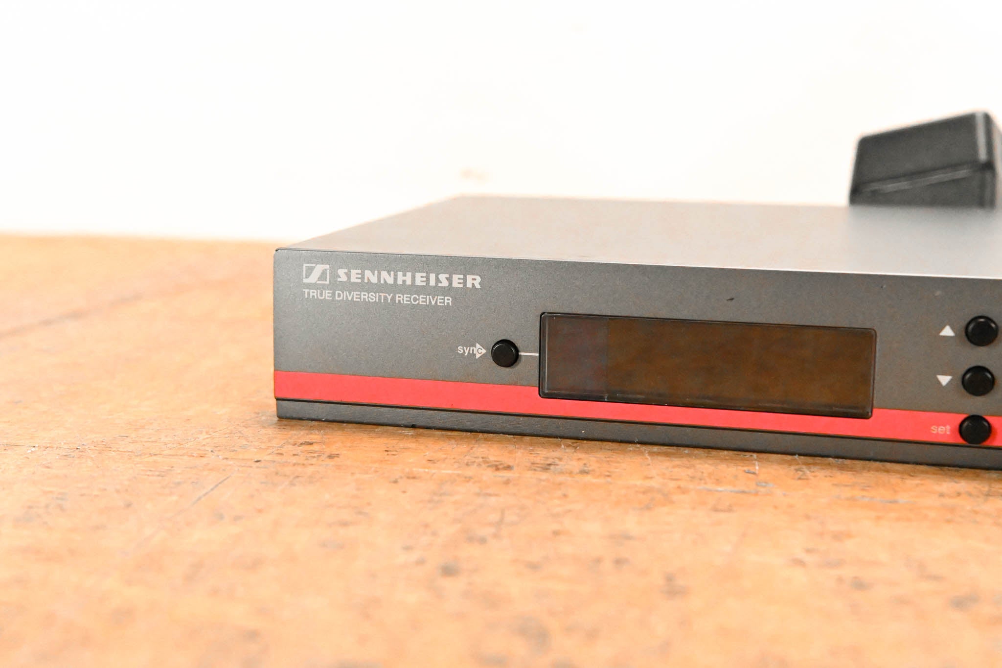 Sennheiser EM 100 G3 Wireless Receiver - A Range: 516-558 MHz