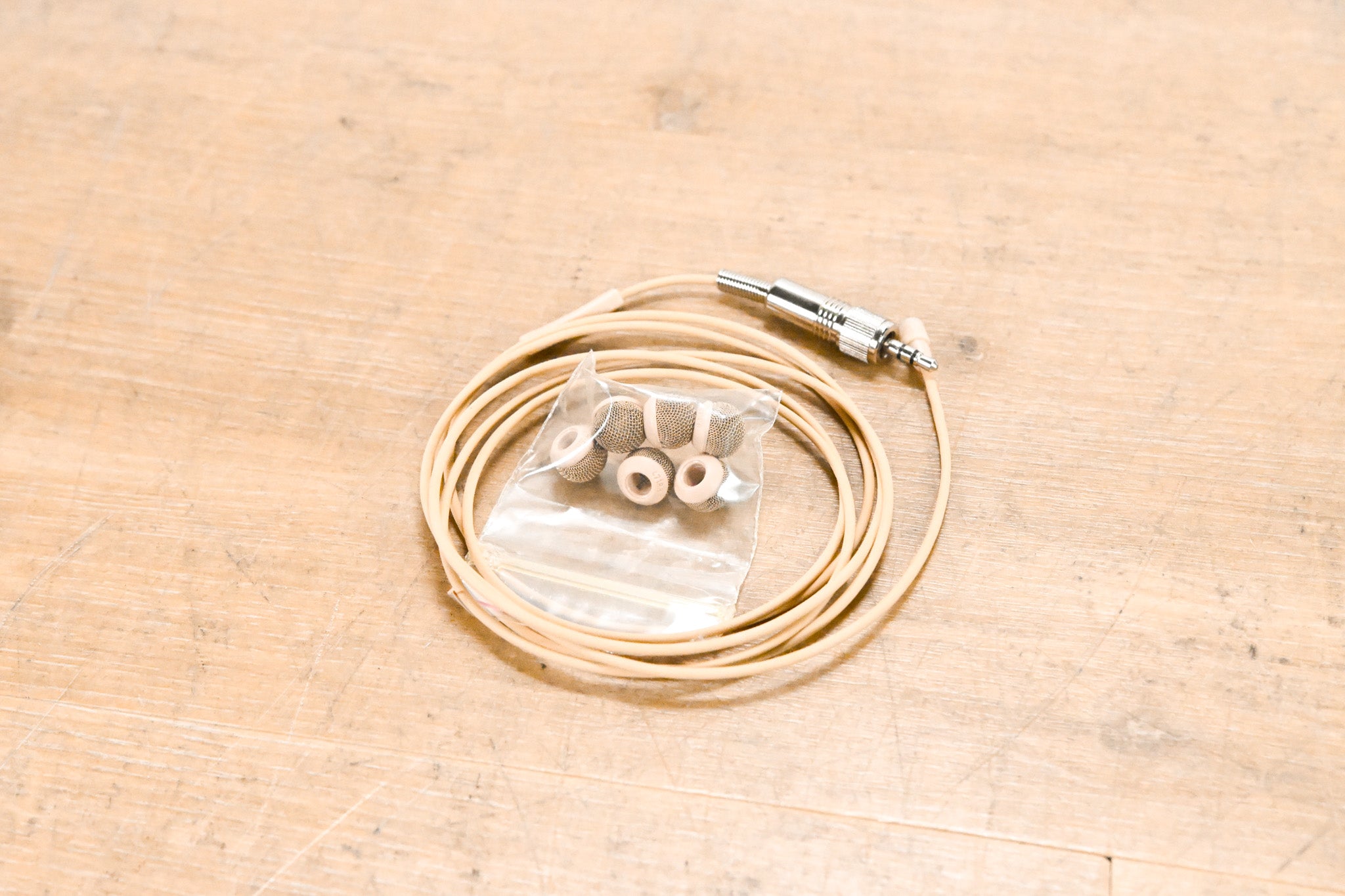 Sennheiser MKE 2 Lavalier Lapel Mic w/ Locking 3.5mm Connector - Beige