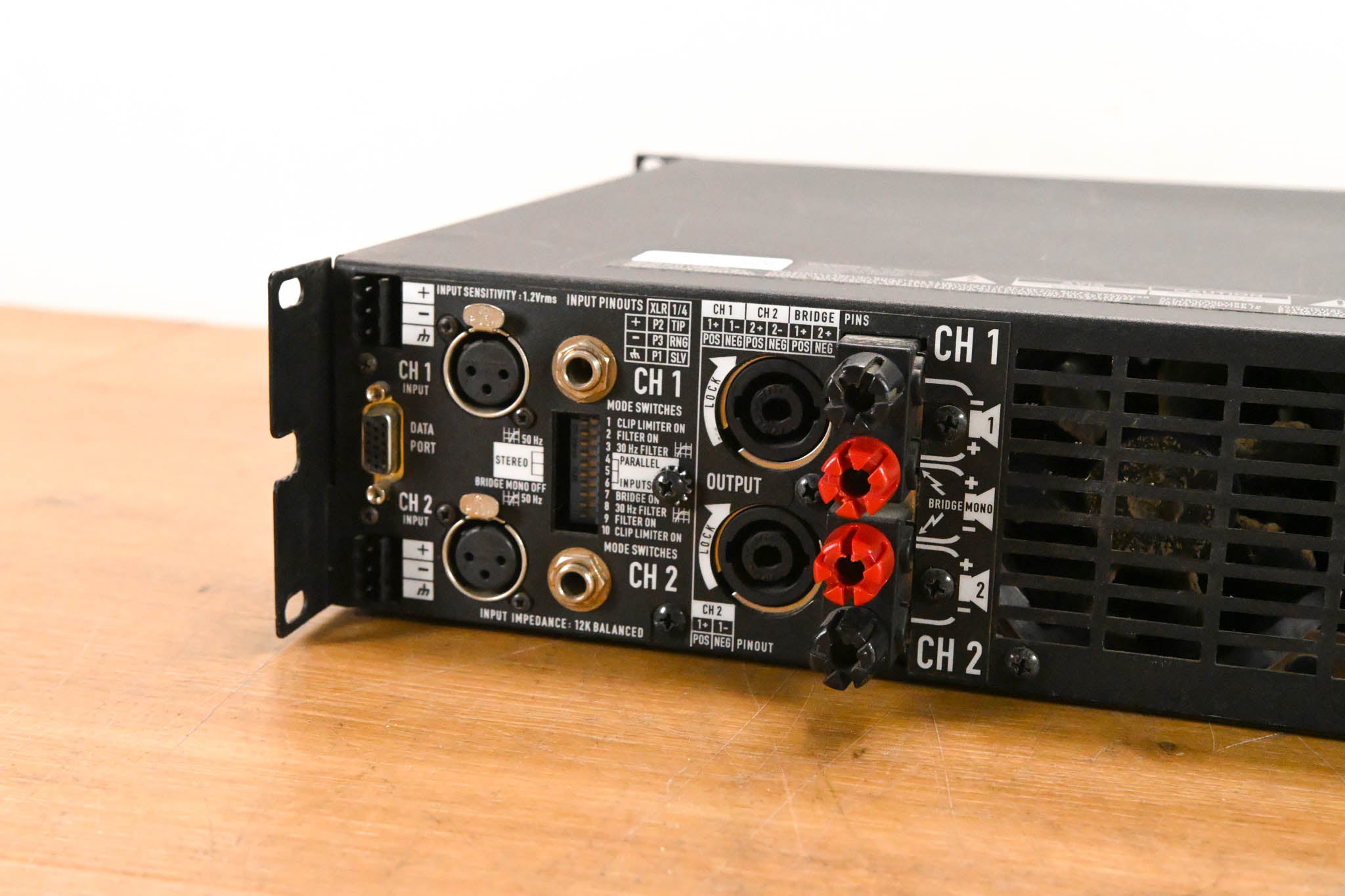 QSC PL230 PowerLight 2 Series 2-Channel 1500W Power Amplifier