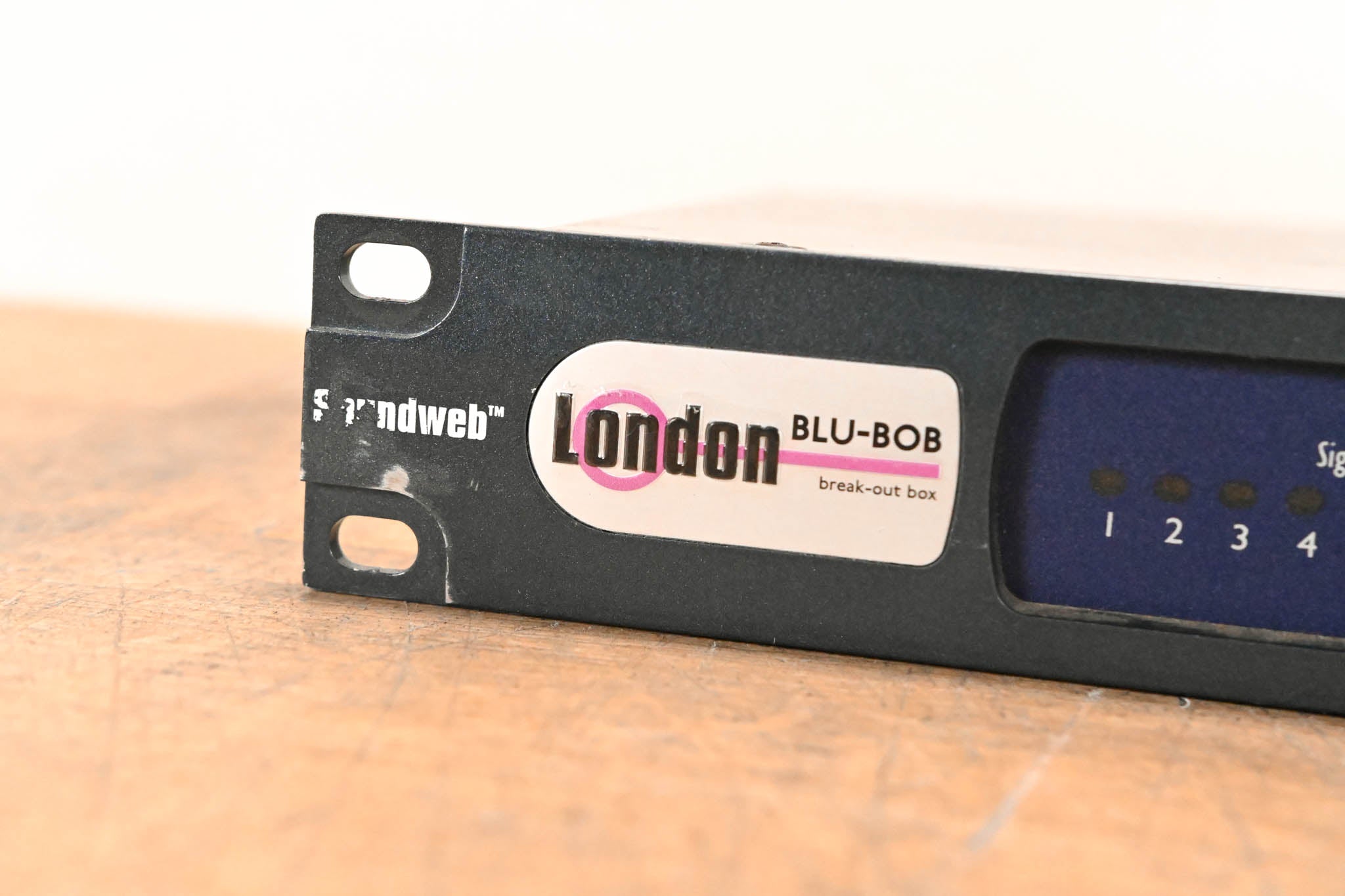 BSS London BLU-BOB2 8-Channel Break-Out Box Output Expander (NO PSU)