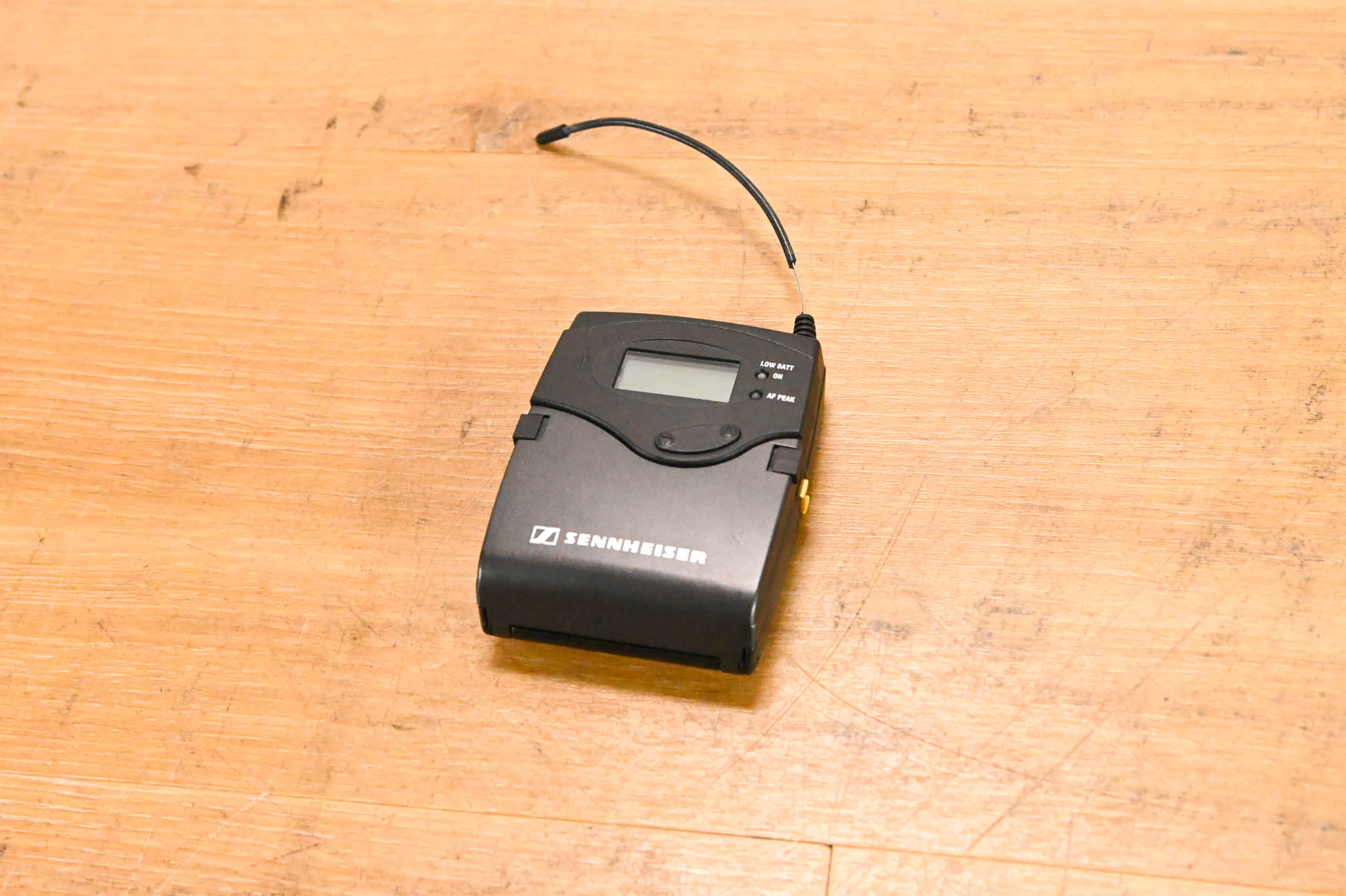 Sennheiser EM 2050 Wireless Receiver w/ one Beltpack - 516-558 MHz