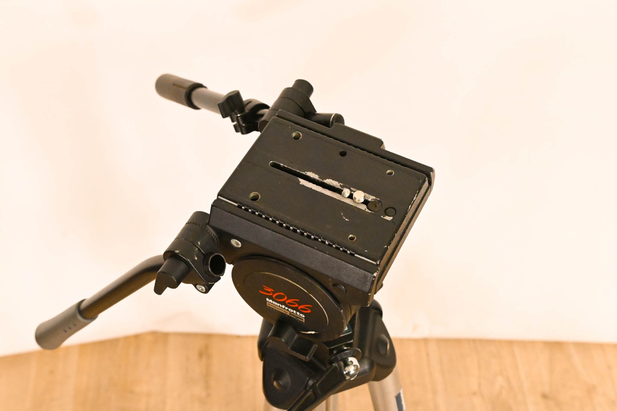 Manfrotto/Bogen 3068 Video Tripod with 3066 Fluid Head