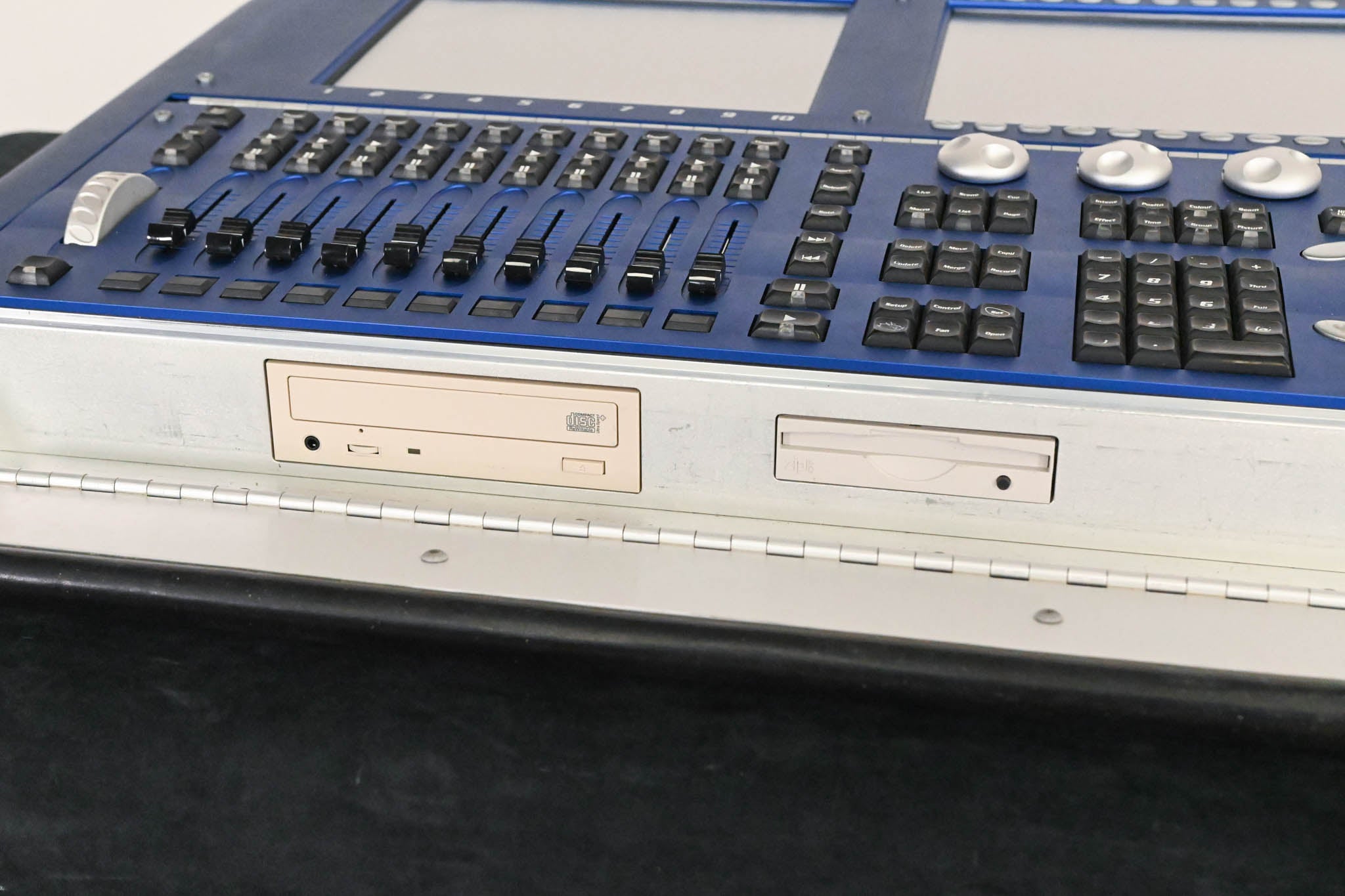 High End Systems Wholehog III Lighting Console