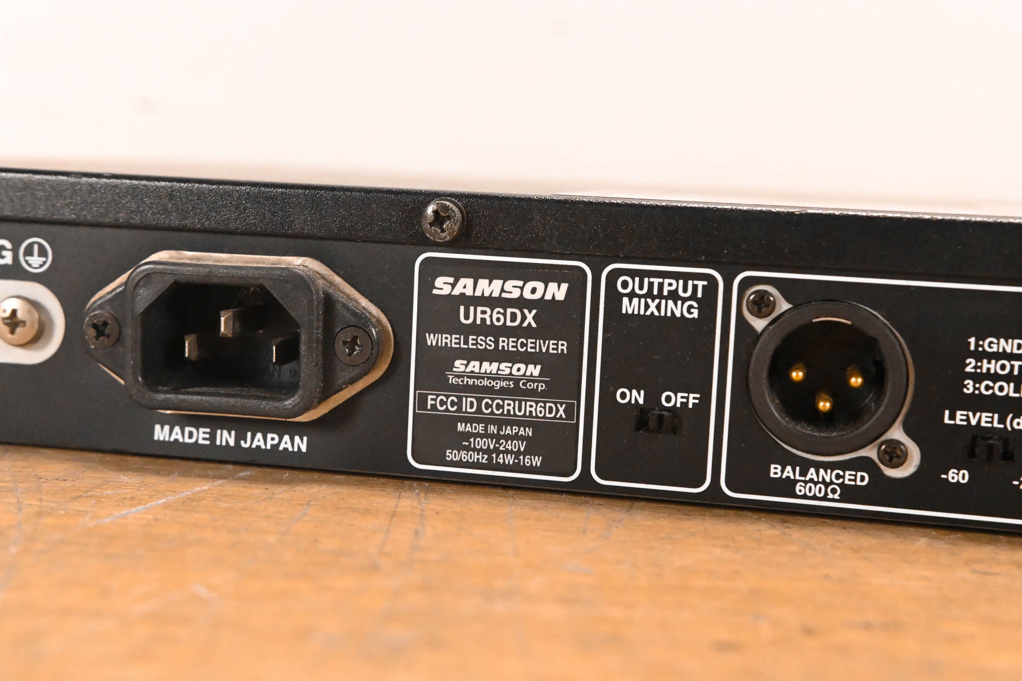 Samson UR6DX UHF Synth Six Wireless System Dual Receiver