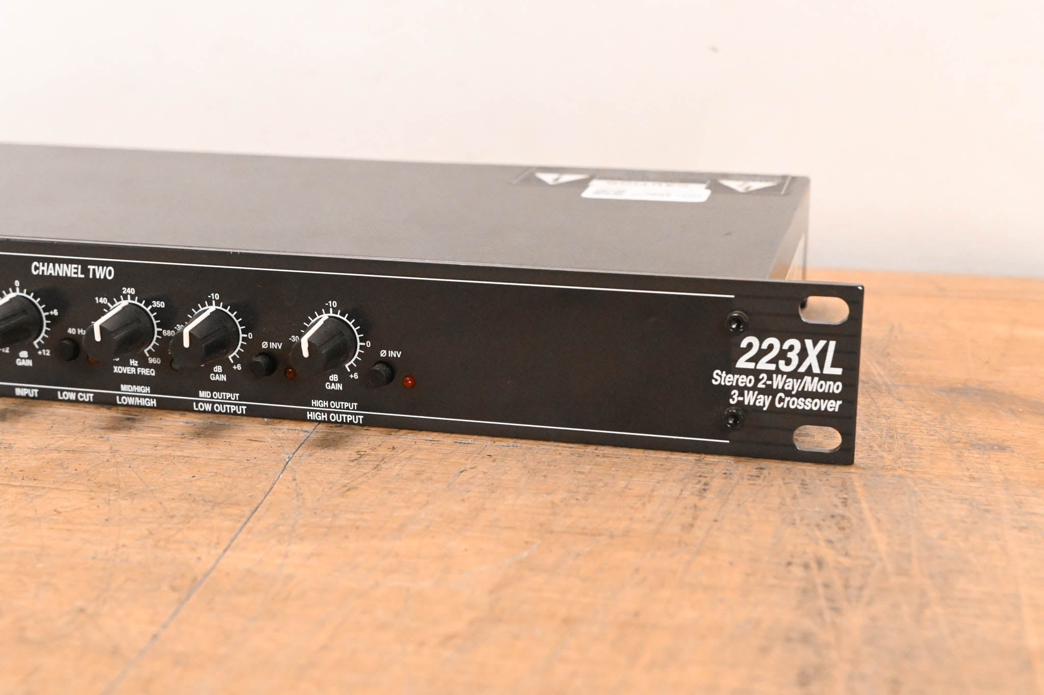 dbx 223XL Stereo 2-Way / Mono 3-Way Crossover