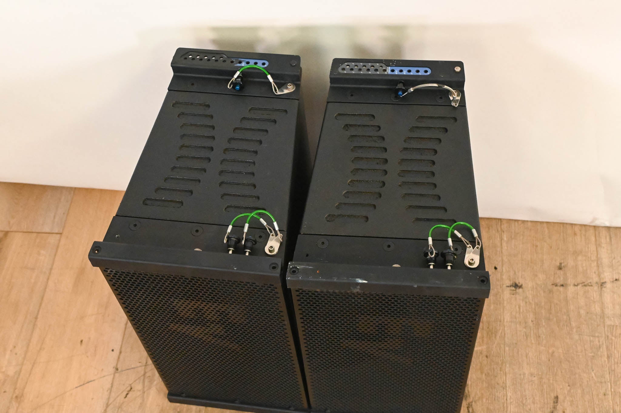 Electro-Voice (EV) XLE181 8" 2-Way Passive Line Array Speaker (PAIR)