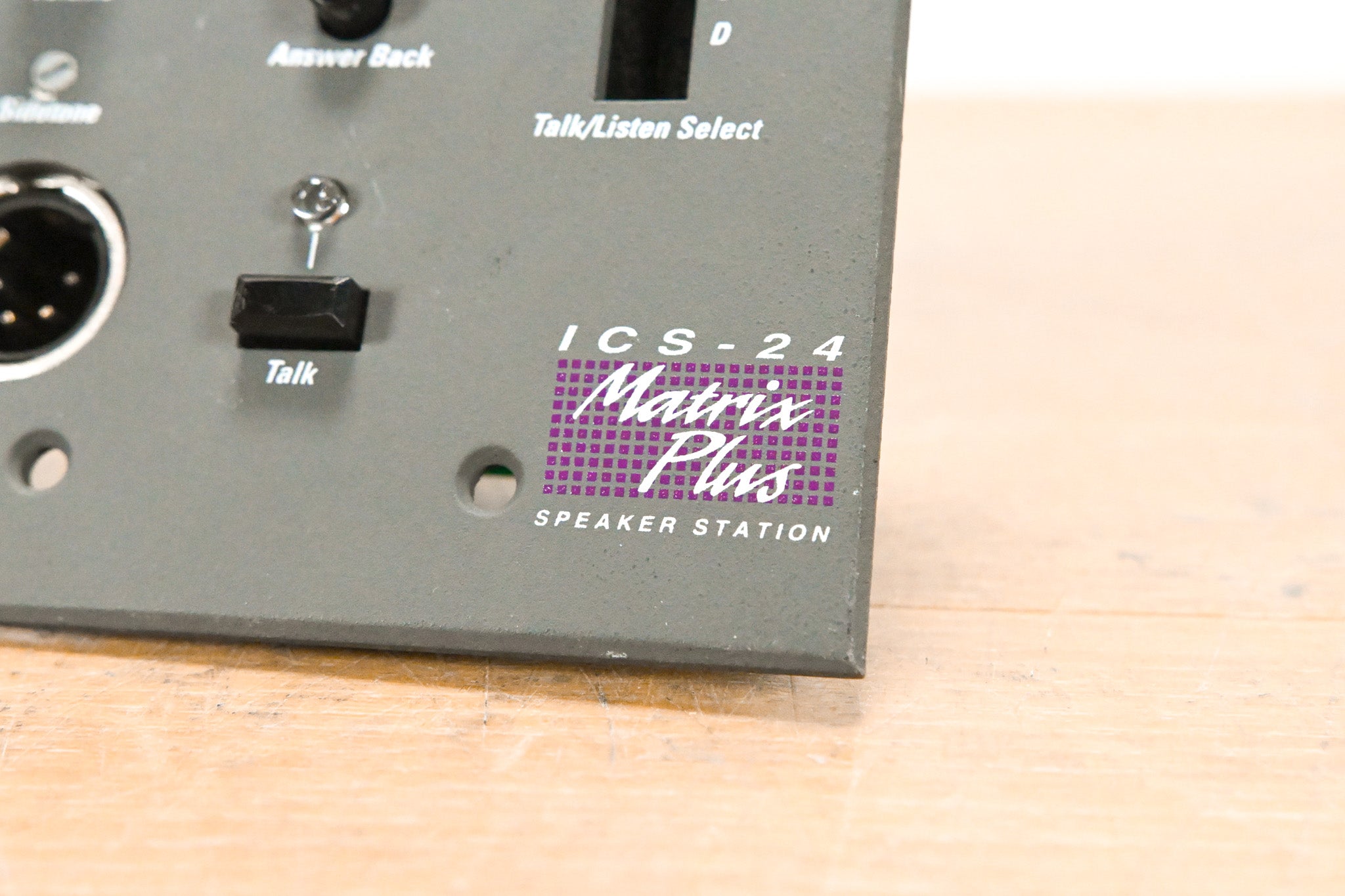 Clear-Com ICS-24 Matrix Plus 4-Channel Speaker Station Wall Panel
