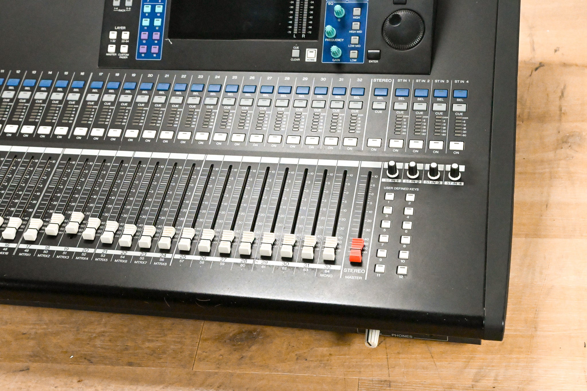 Yamaha LS9-32 32-Input Digital Mixing Console