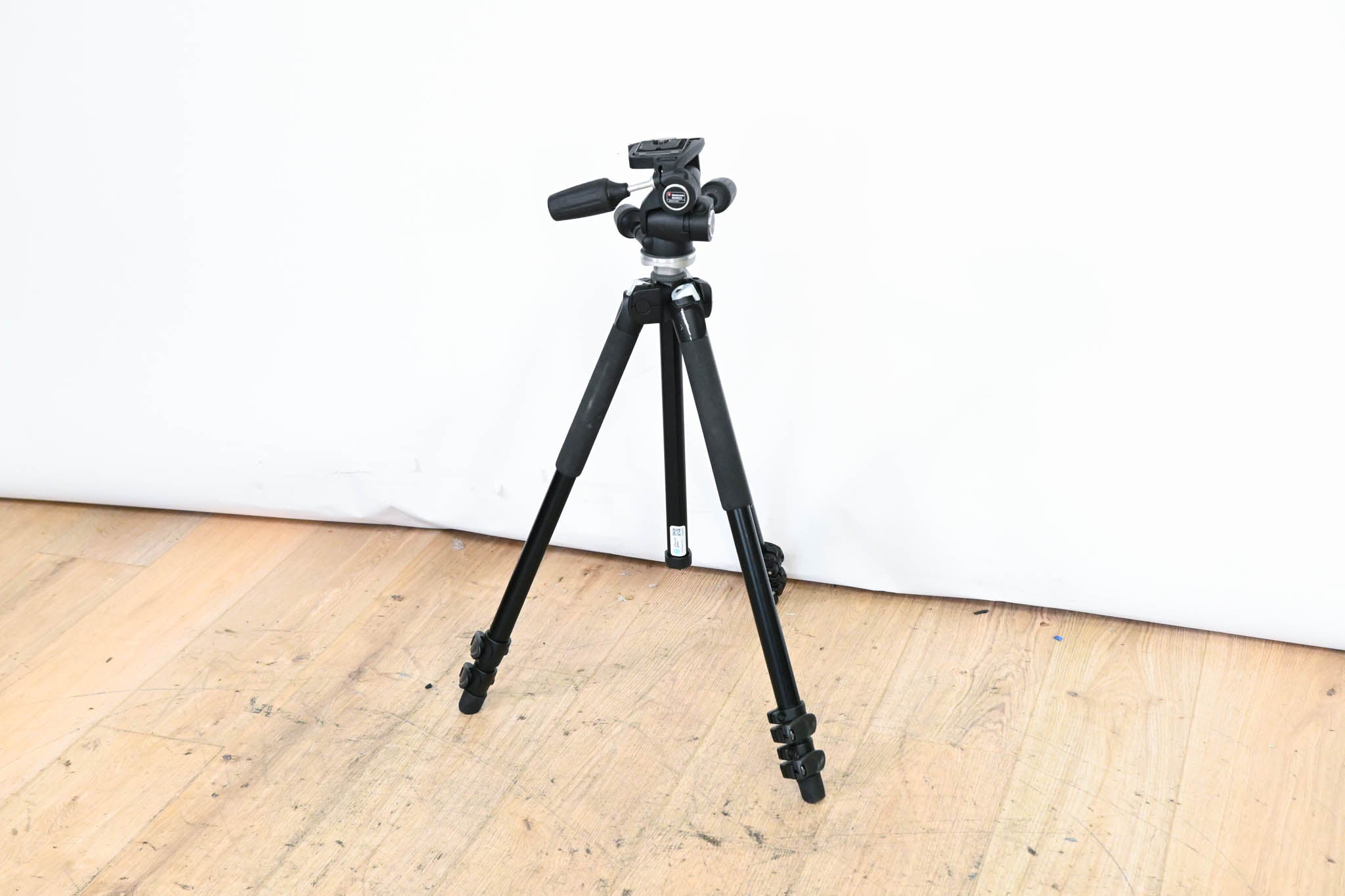 Manfrotto 804RC2 Pan Tilt Head with 290 3-Stage Aluminum Tripod