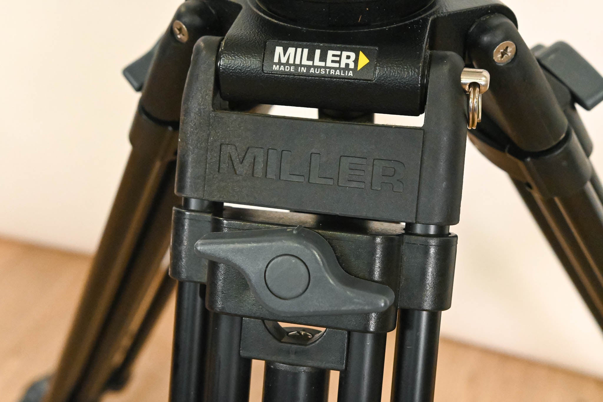 Miller DS-20 Fluid Head with 2-Stage Aluminum Tripod