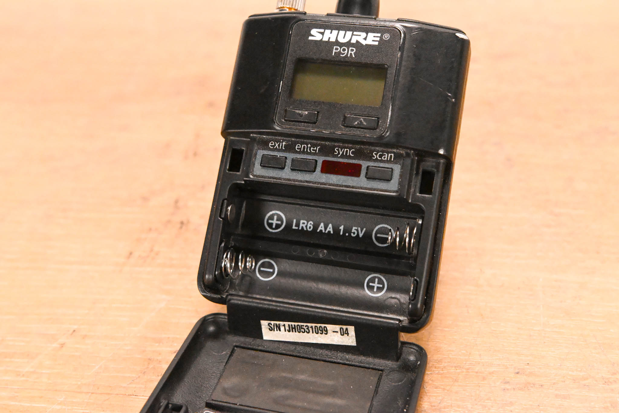 Shure PSM 900 Wireless IEM System L6 Band: 656-692 MHz (NO POWER SUPPLY)