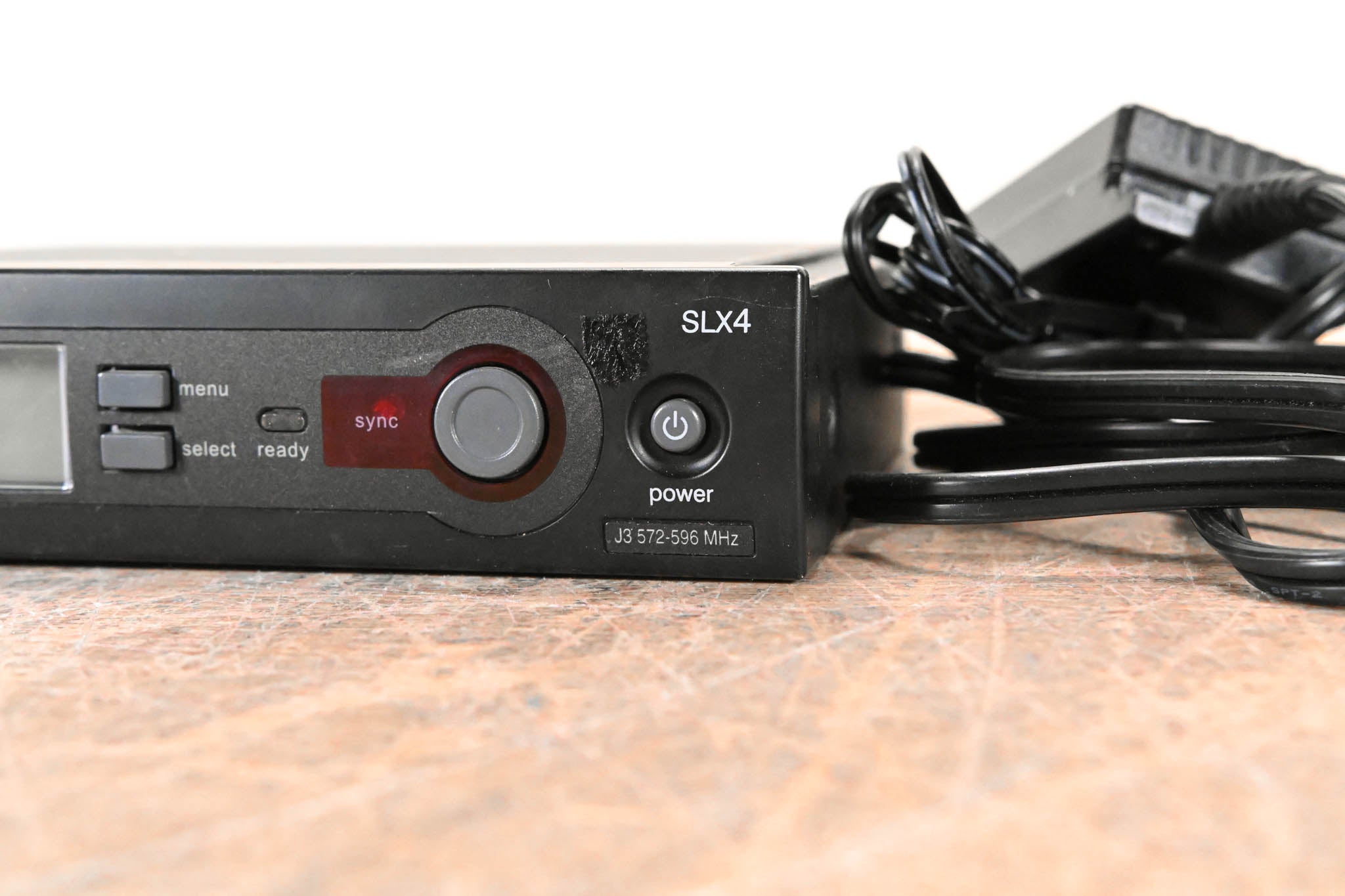 Shure SLX4 Wireless Receiver - J3 Band: 572-596 MHz