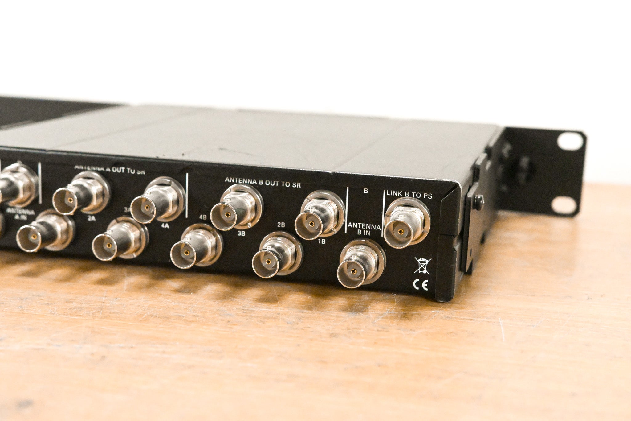 AKG PS4000 1-Input, 4-Output Wide Band Antenna Splitter NO POWER SUPPLY