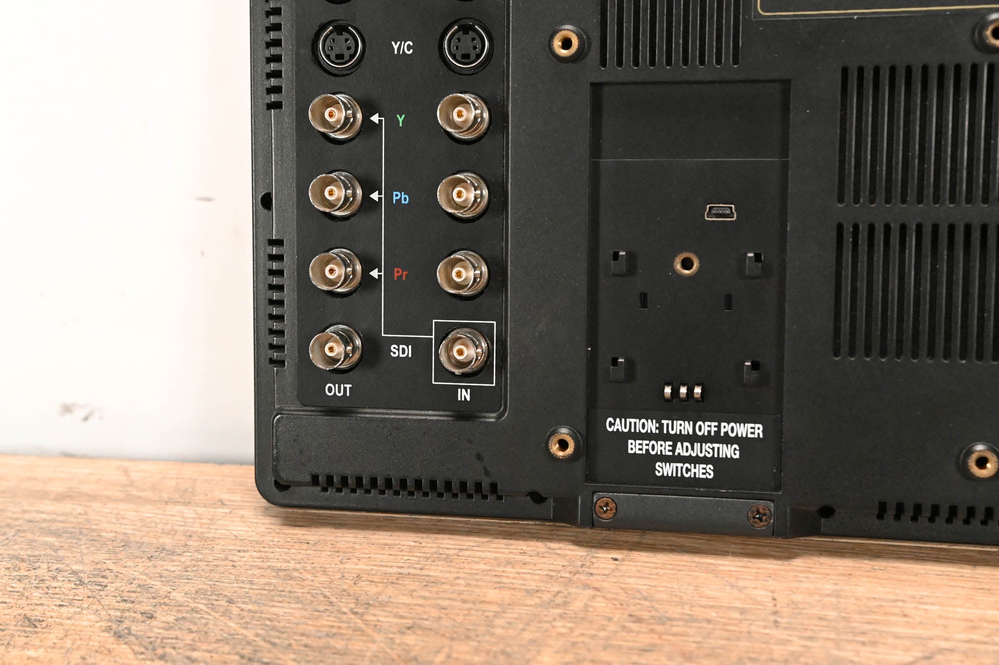 Ikan VX9e 9” HD-SDI LCD Field Monitor (NO POWER SUPPLY)