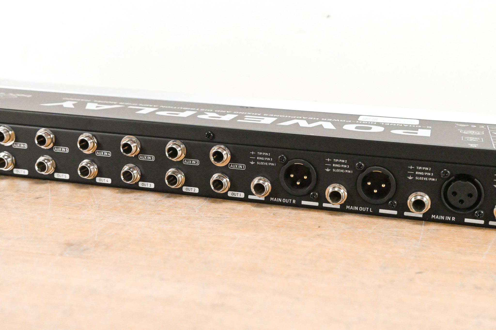 Behringer POWERPLAY HA6000 6-CH Headphone Mixing/Distribution Amplifier