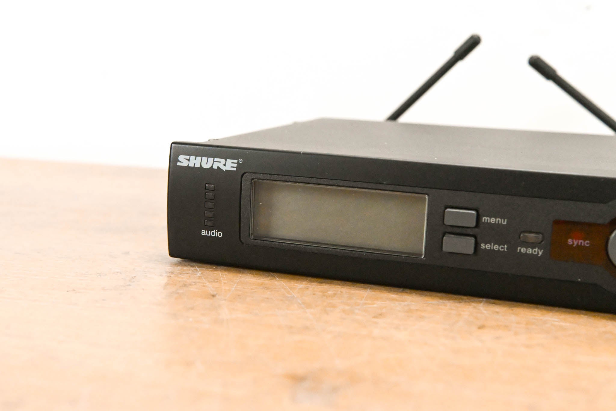 Shure SLX4 Wireless Receiver - H5 Band: 518-542 MHz (NO POWER SUPPLY)