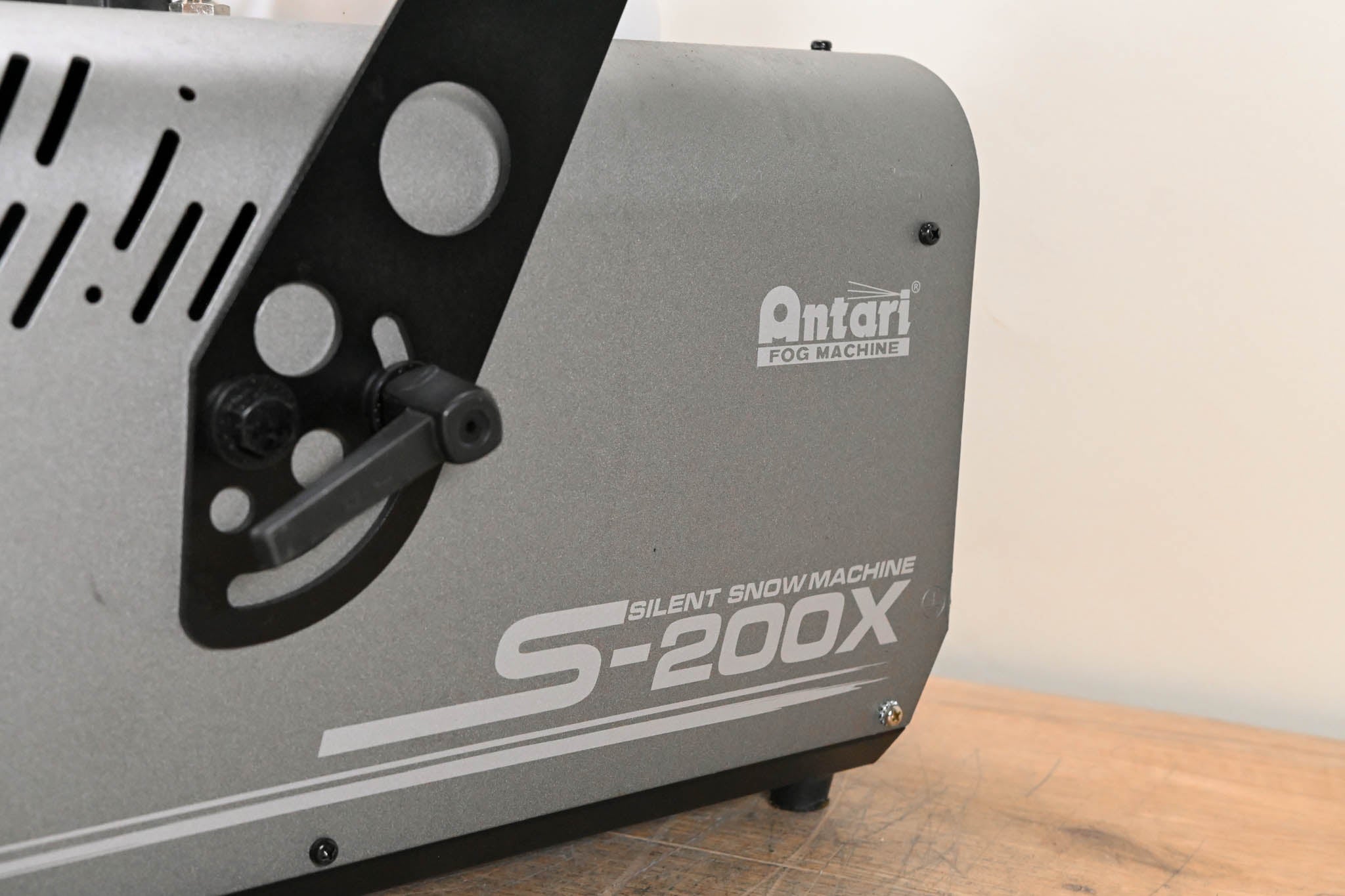 Antari S-200X Silent Snow Machine