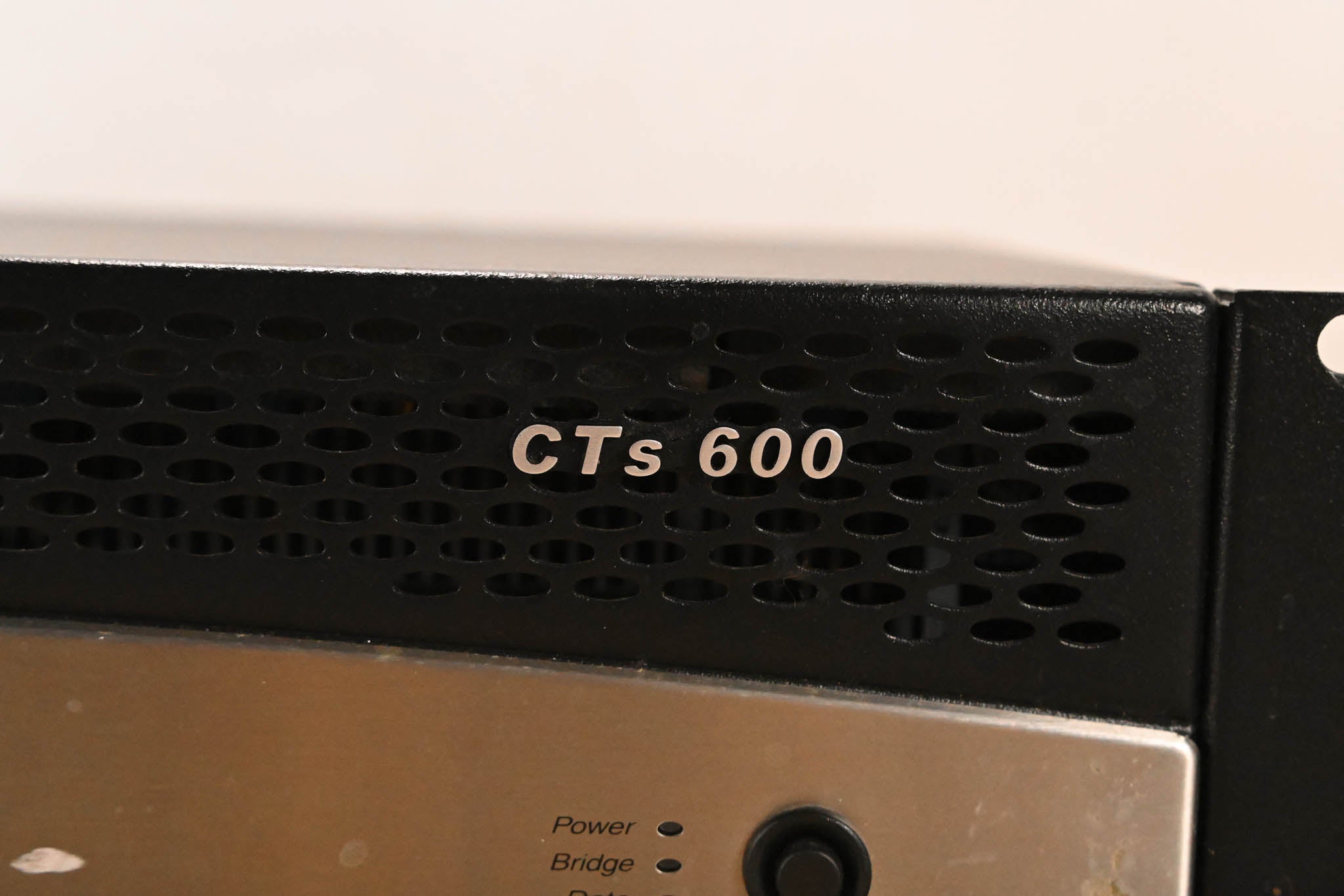 Crown CTs 600 Two-Channel 300W Power Amplifier