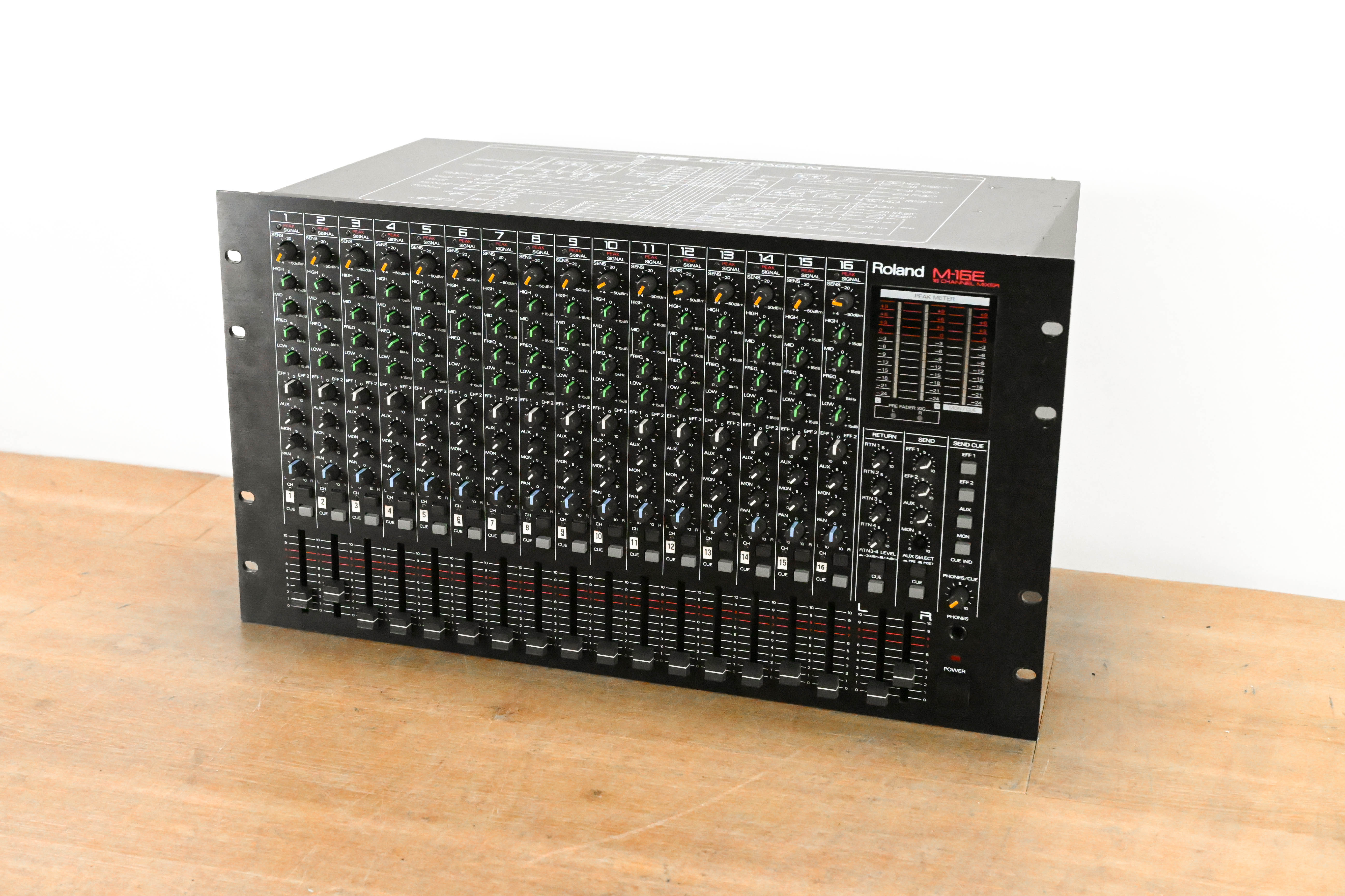 Roland M-16E 16-Channel Line Mixer