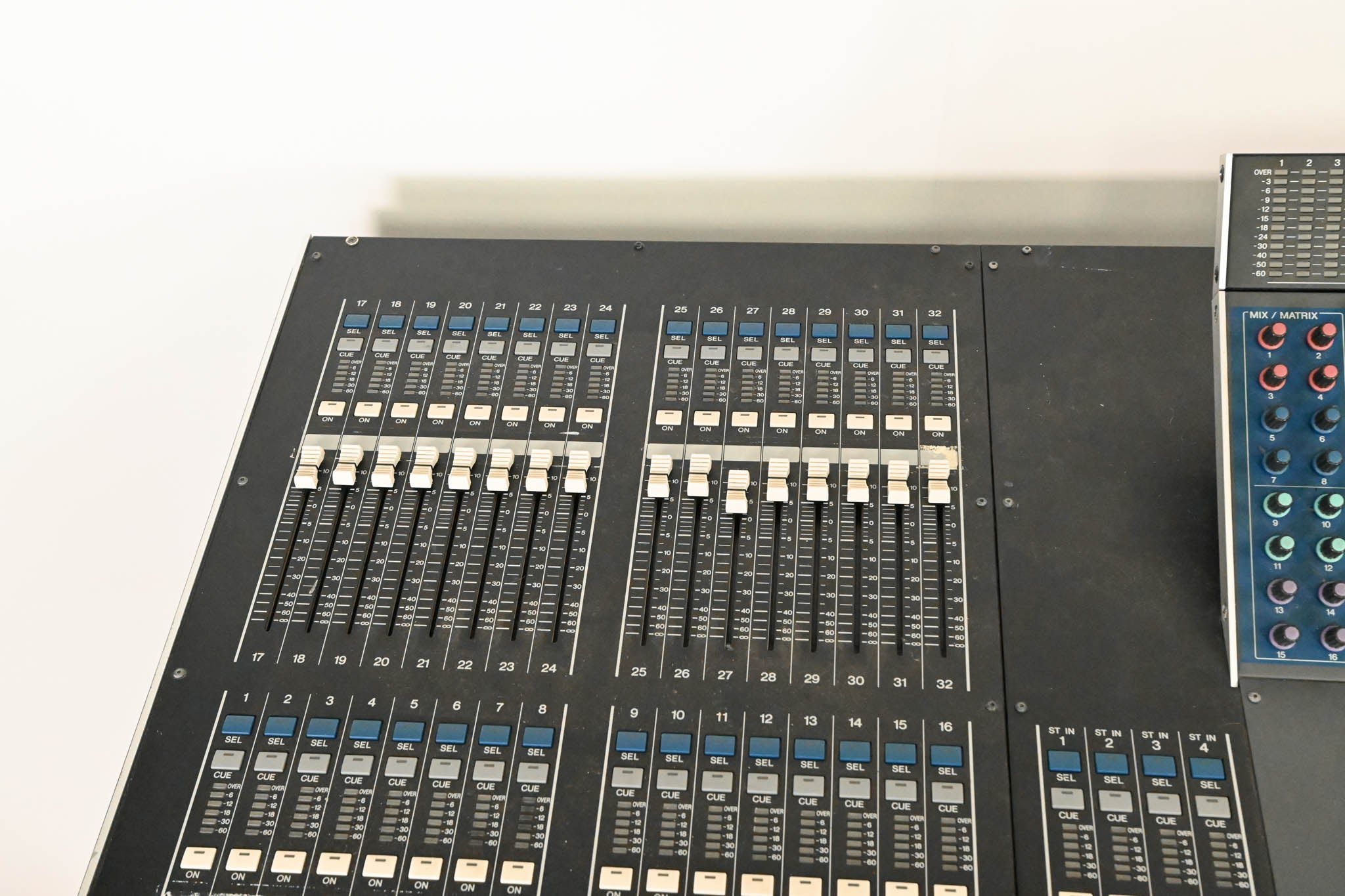 Yamaha M7CL-48 48-Channel Digital Audio Mixing Console