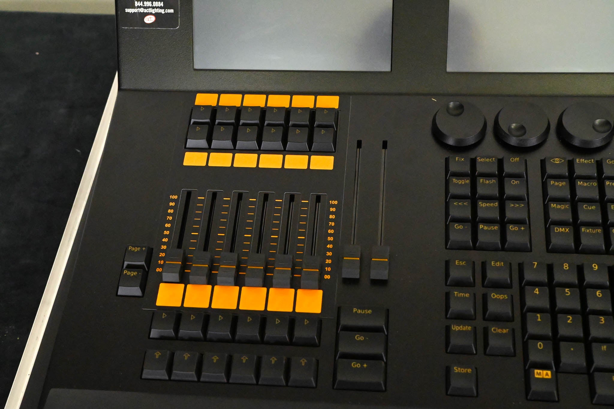 MA Lighting dot2 Core Compact Lighting Console with Road Case