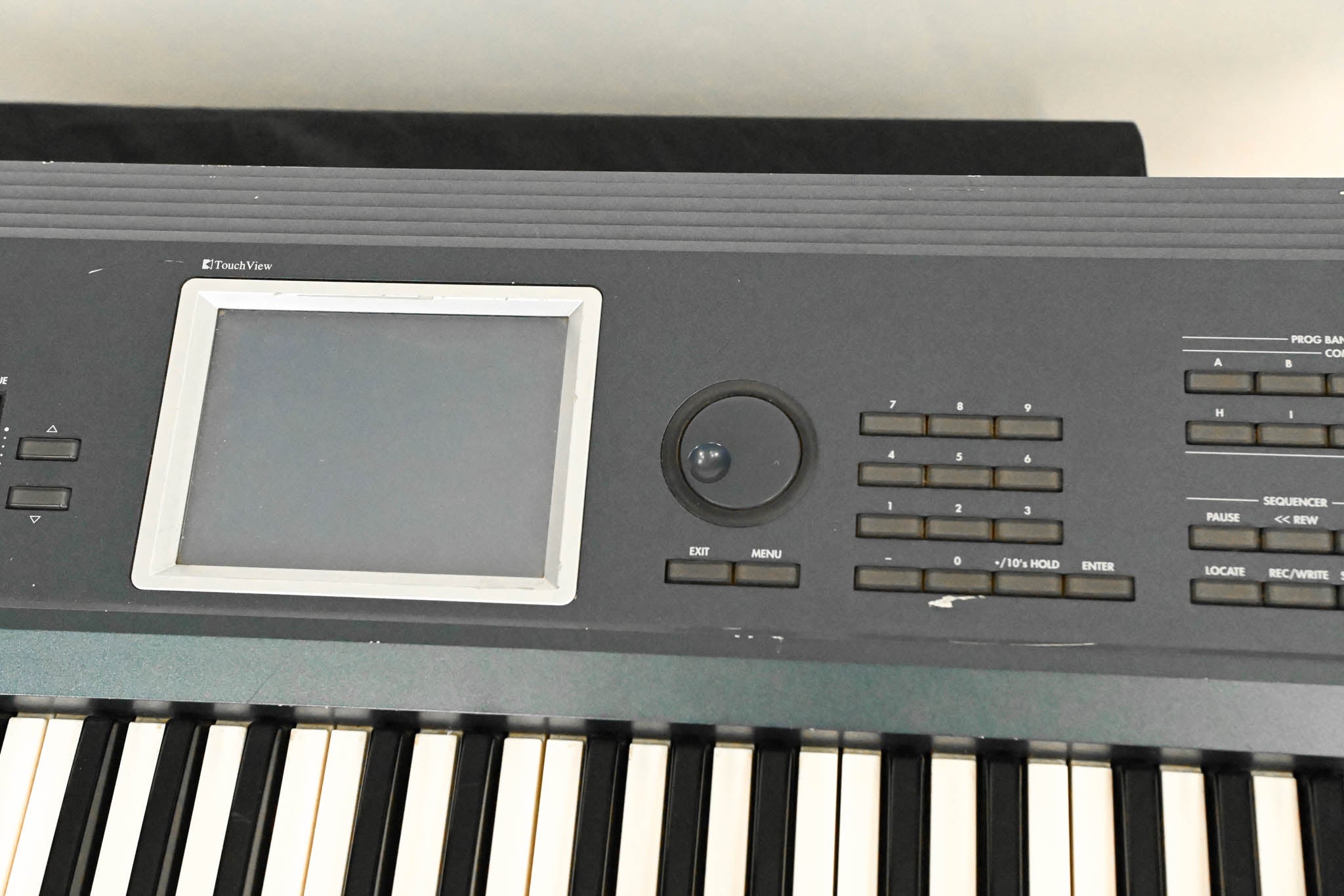 Korg Triton Extreme 76 76-Key 120-Voice Polyphonic Workstation