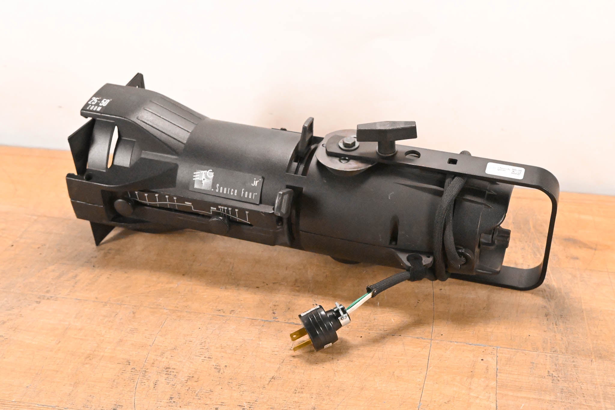 ETC Source Four Jr 25-50 Degree Zoom 575 Ellipsoidal Light