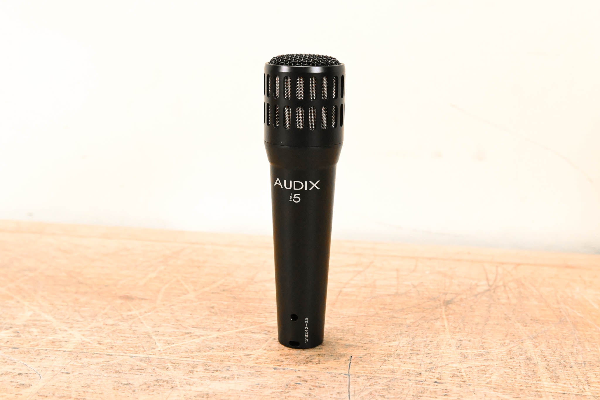 Audix i5 Cardioid Dynamic Instrument Microphone w/ CabGrabber Mic Clamp