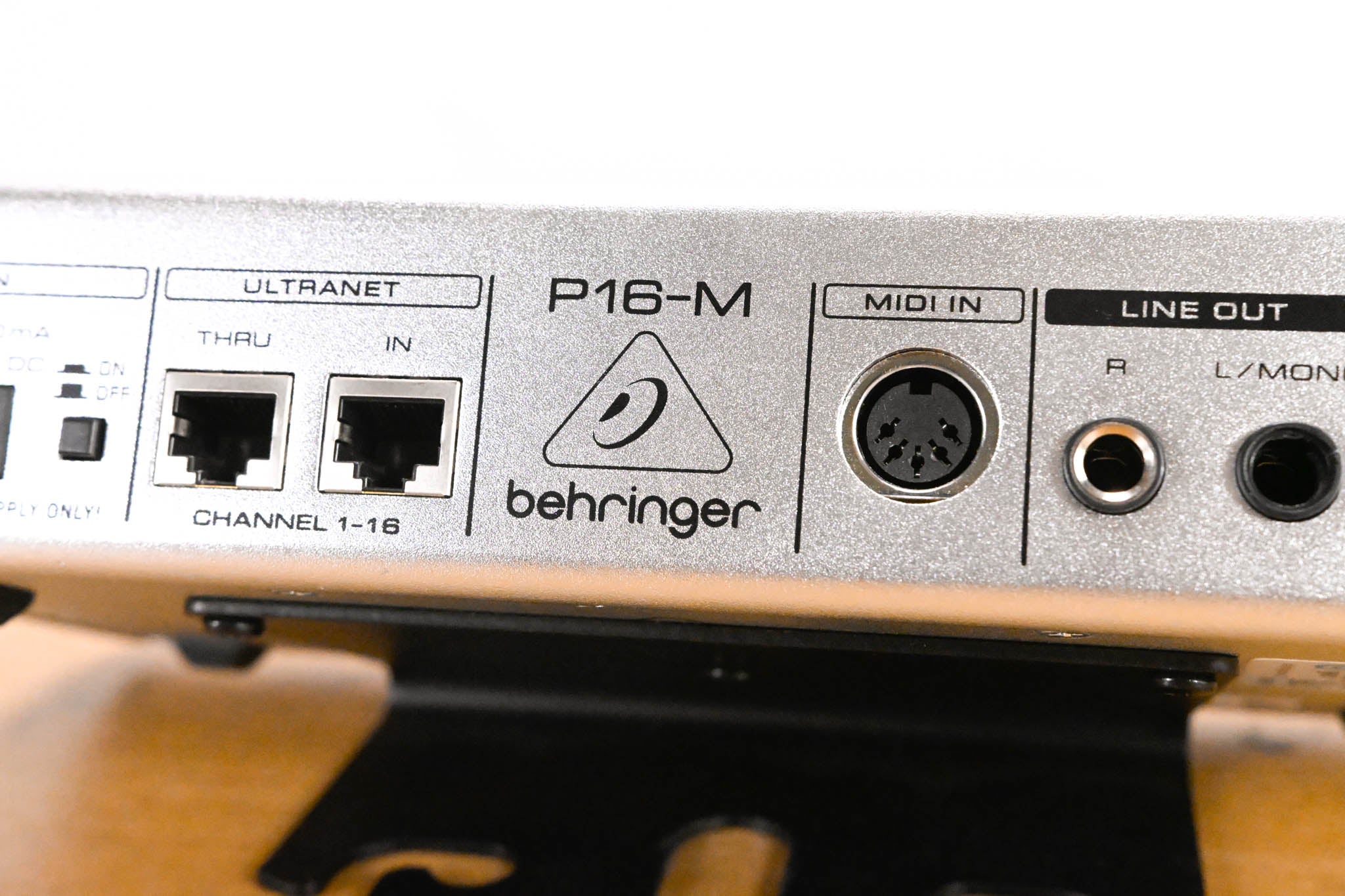 Behringer Powerplay P16-M 16-Channel Digital Personal Mixer