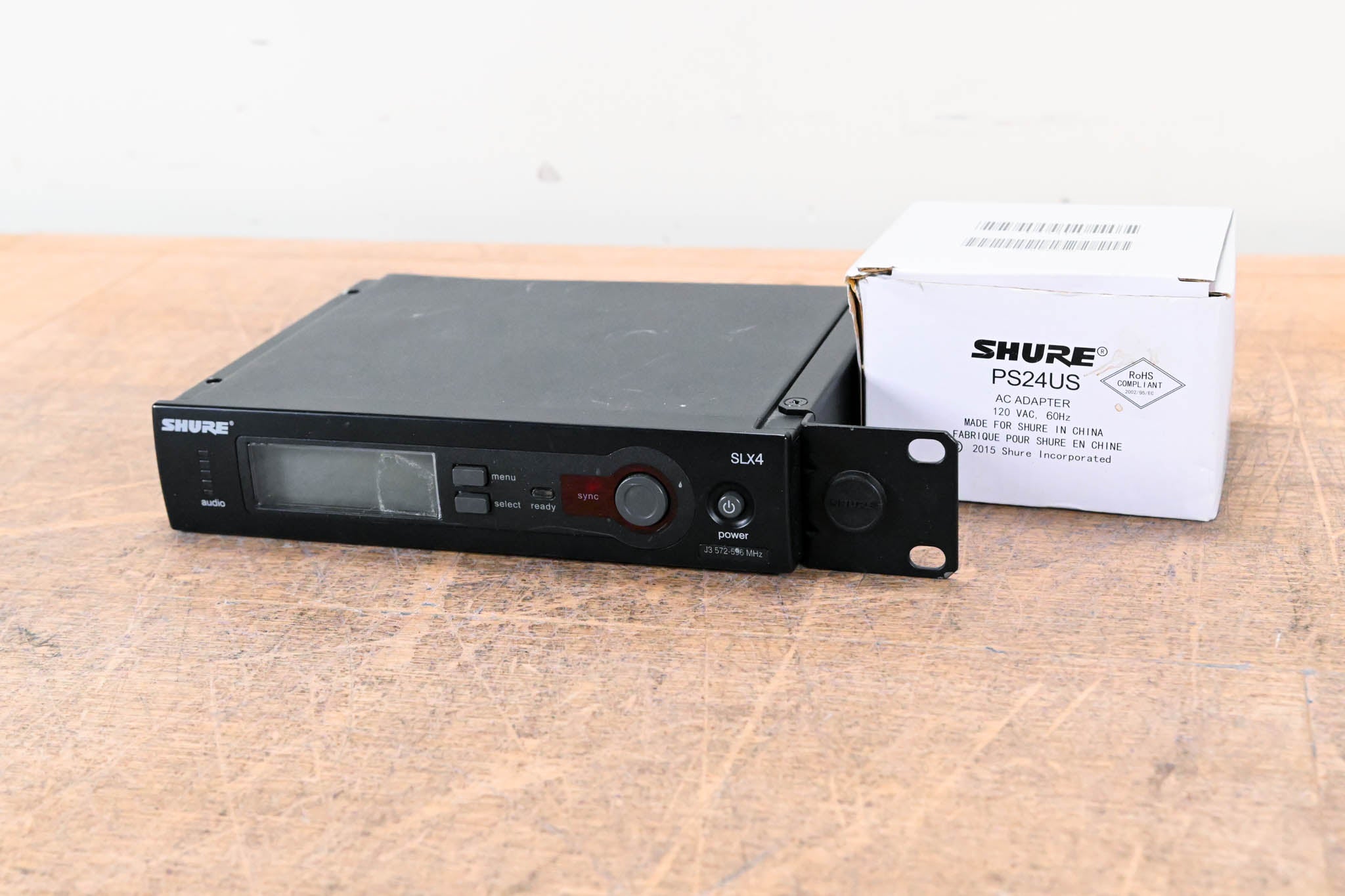 Shure SLX4 Wireless Receiver - J3 Band: 572-596 MHz