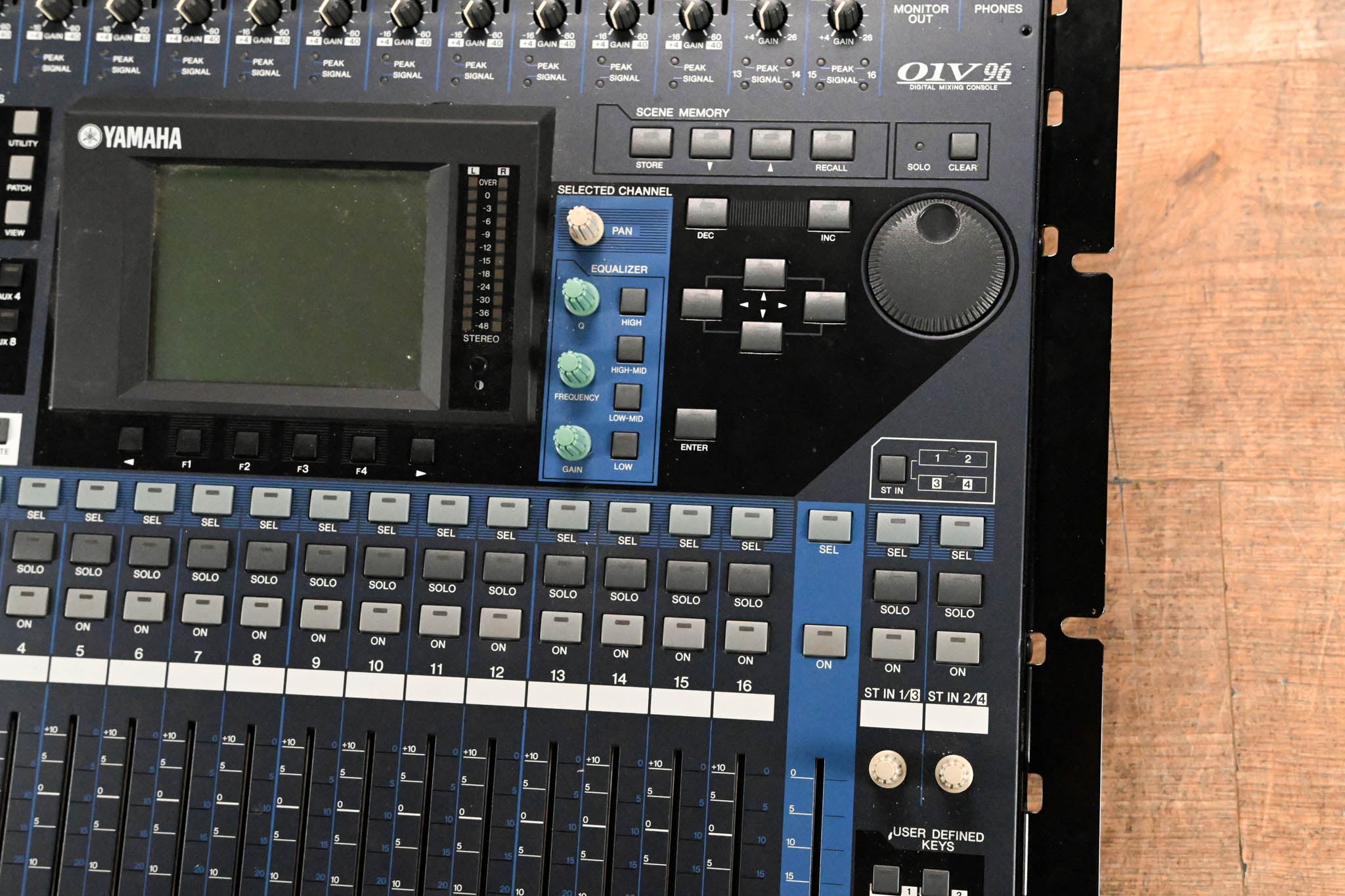 Yamaha 01V96 24-Bit/96k Digital Recording Mixer