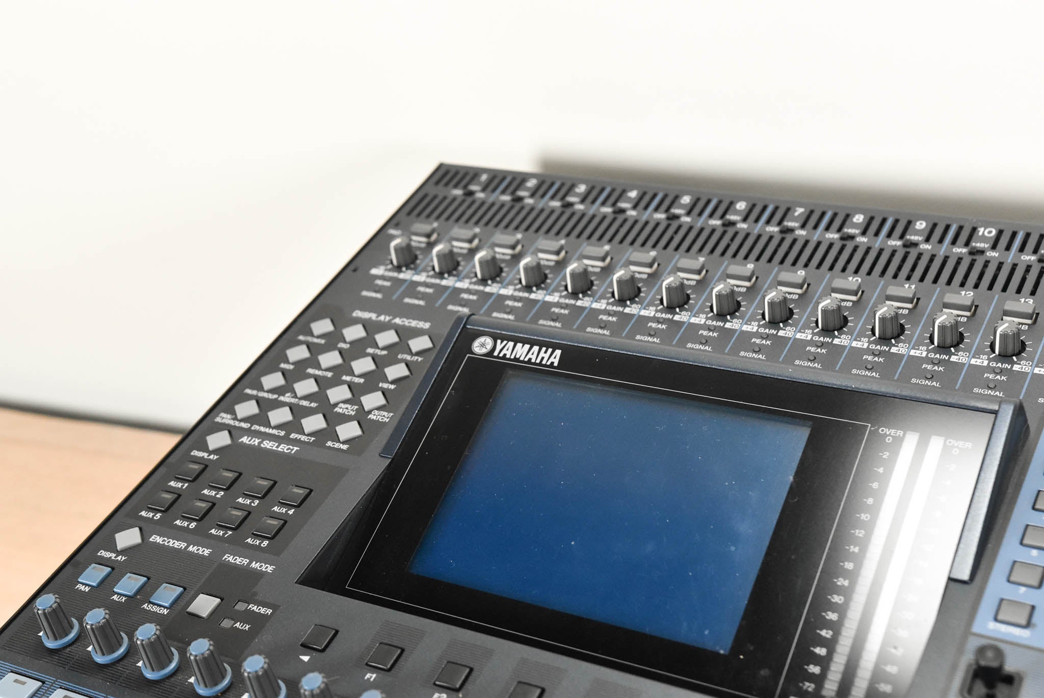 Yamaha DM1000 48-Channel Digital Audio Mixing Console