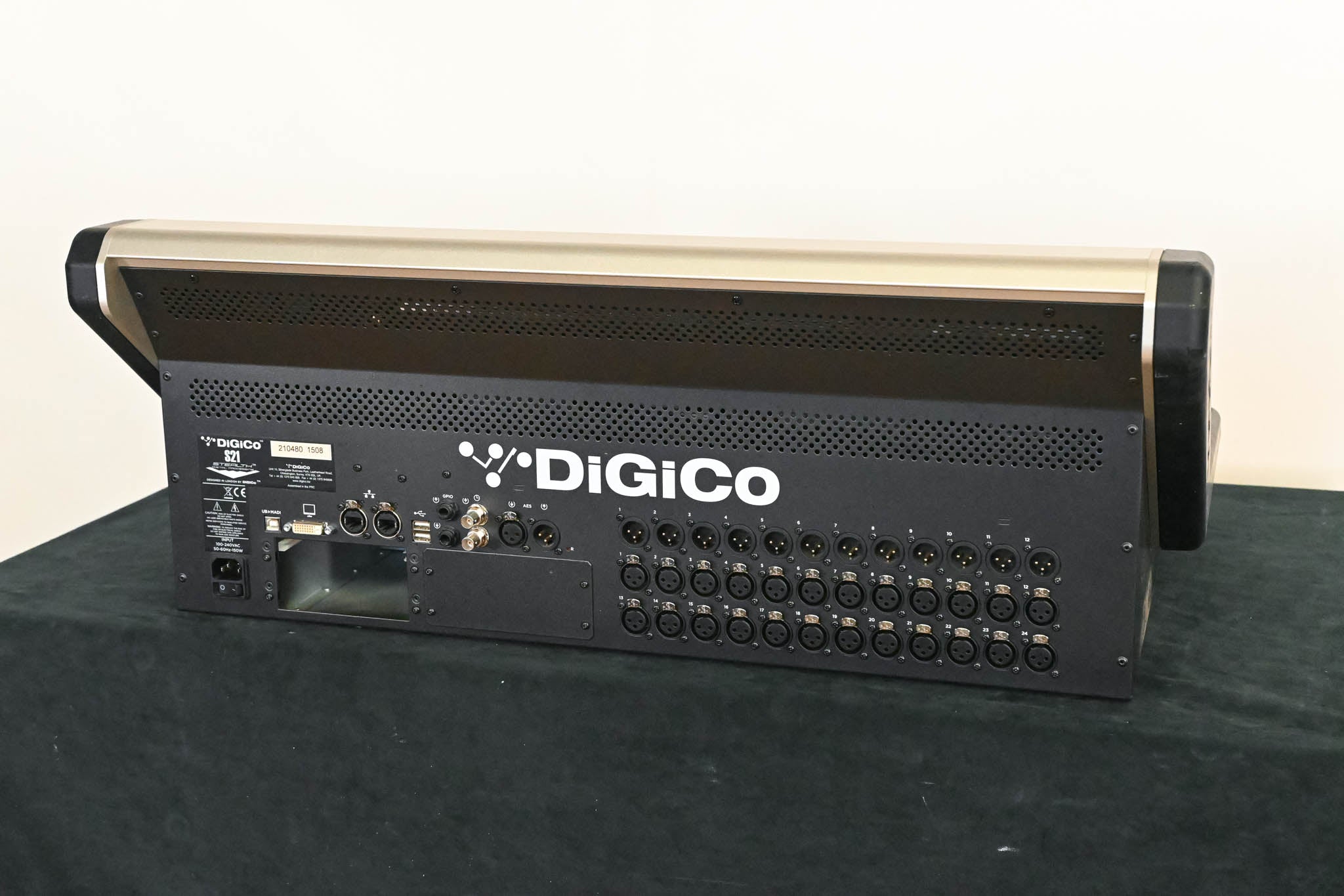 DiGiCo S21 48-Channel Digital Audio Mixing Console