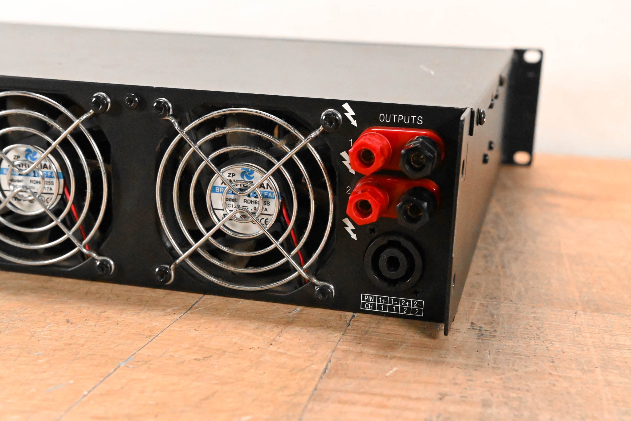 Crown XLS 402 2-Channel Power Amplifier