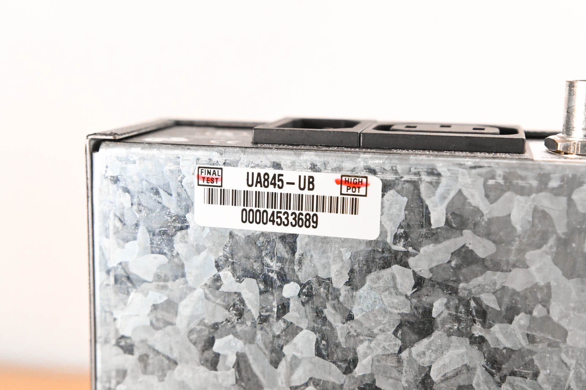 Shure UA845-UB UHF Antenna Distribution System - 692-716 MHz