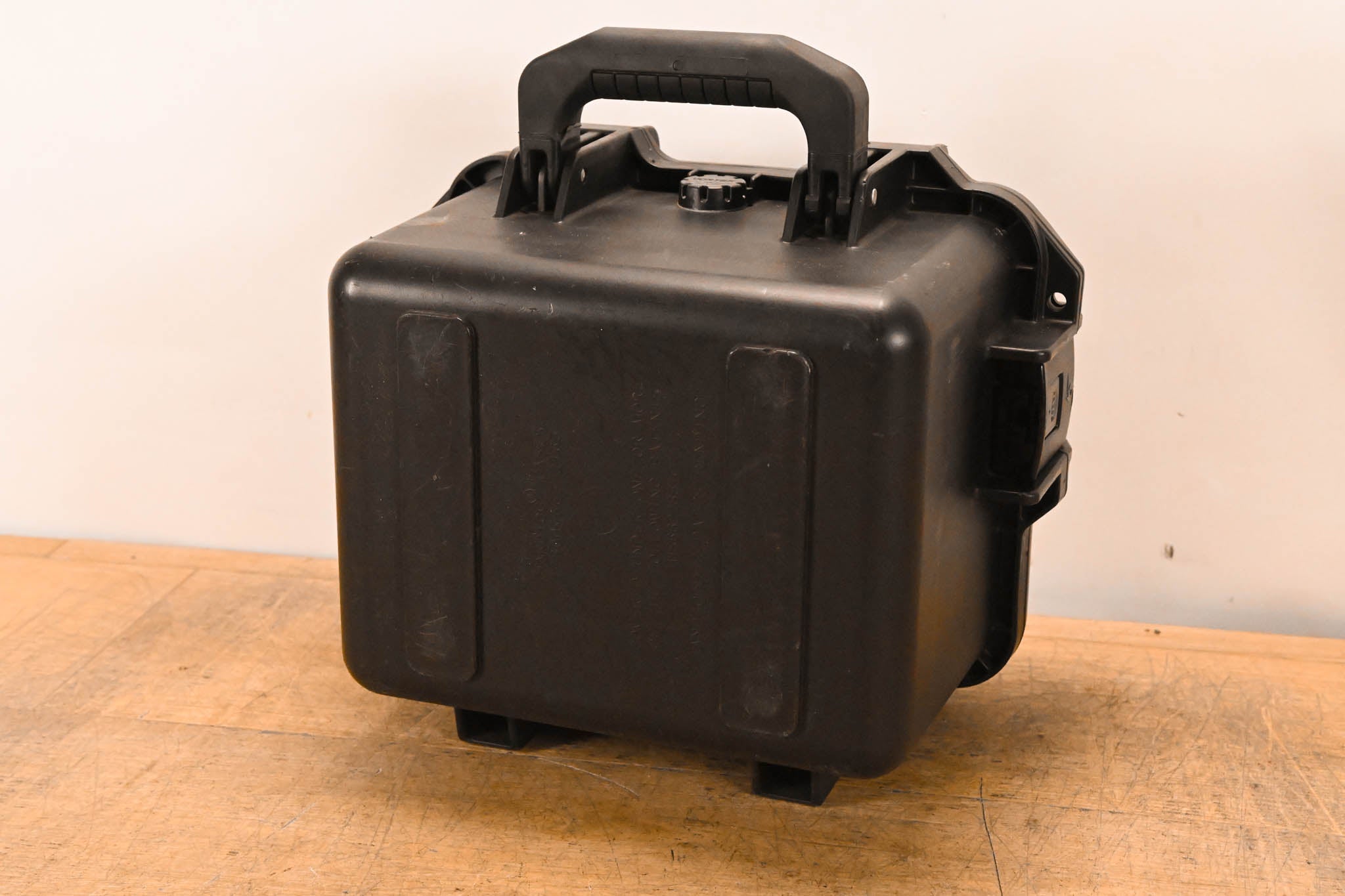 Pelican Storm Case iM2075 - Interior Dimensions: 9.5" x 7.5" x 7.25"