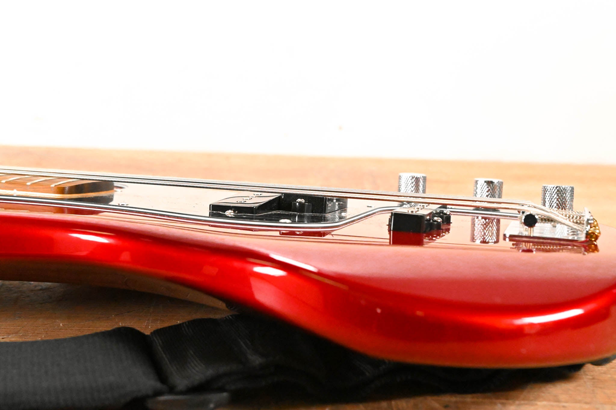 Squier Affinity Series Precision Bass PJ Metallic Red