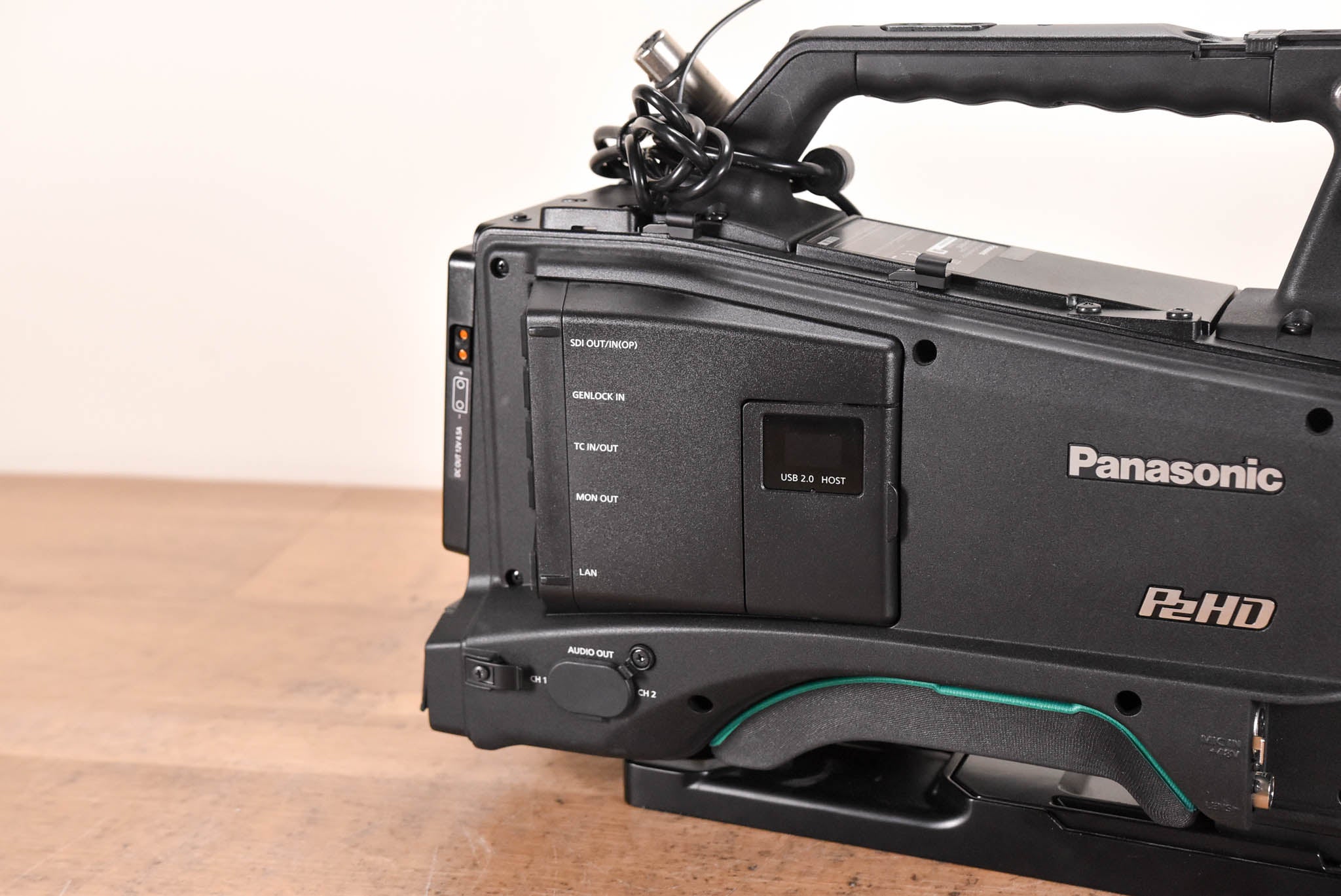 Panasonic AJ-PX800G P2 HD AVC-ULTRA Camcorder