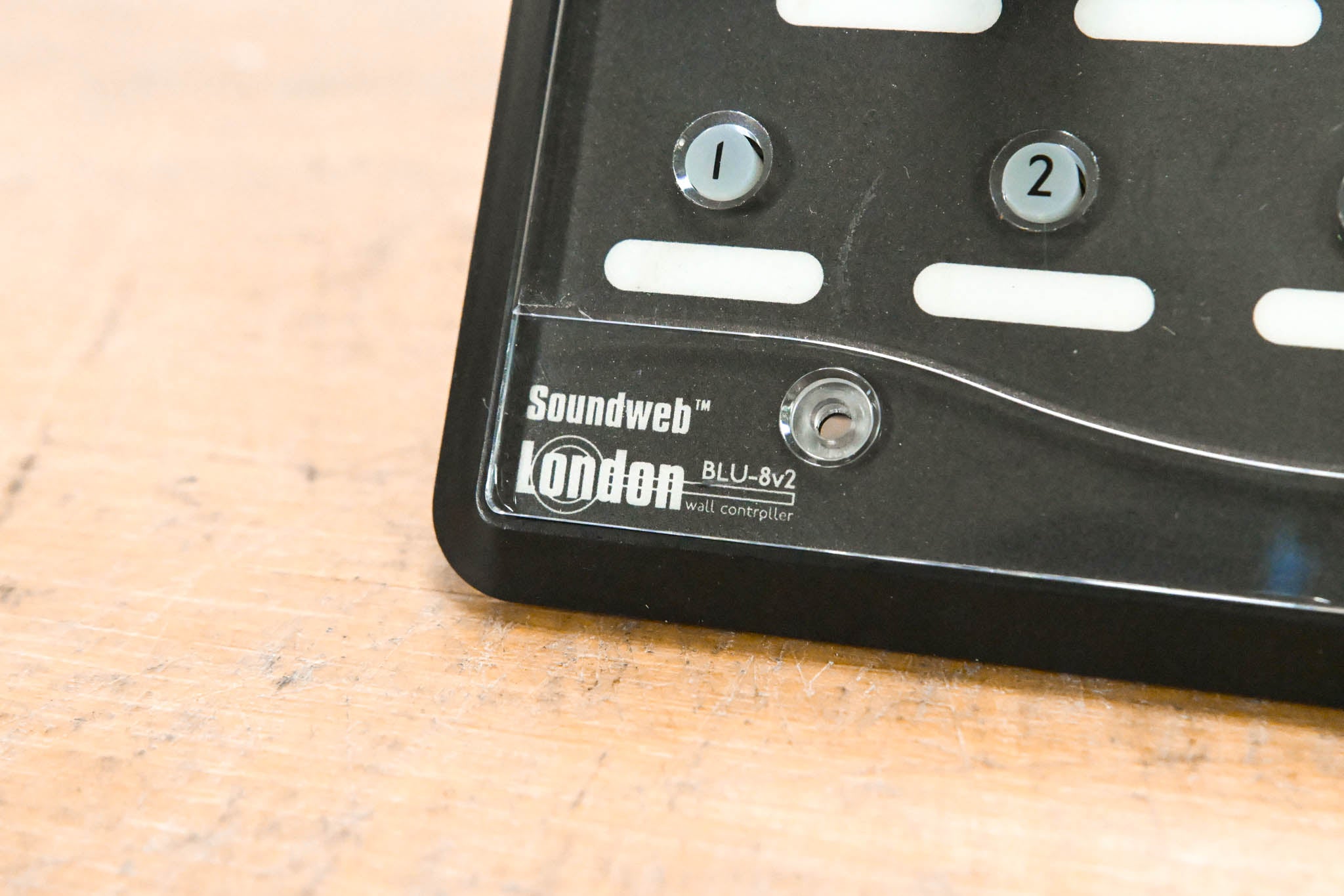 BSS BLU-8v2BLK Programmable Zone Controller