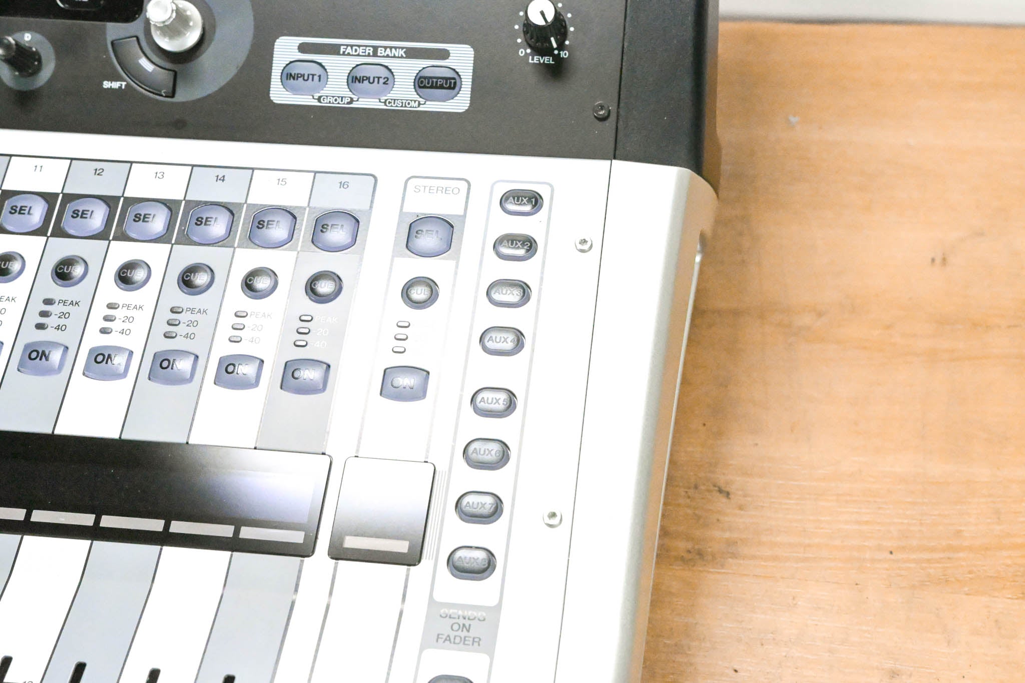 Yamaha TF1 16-Channel Digital Mixing Console