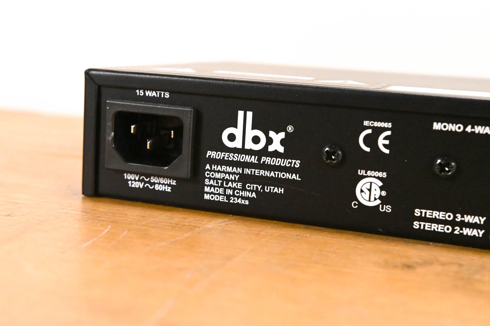 dbx 234xs 2/3-Way Stereo, 4-Way Mono Crossover